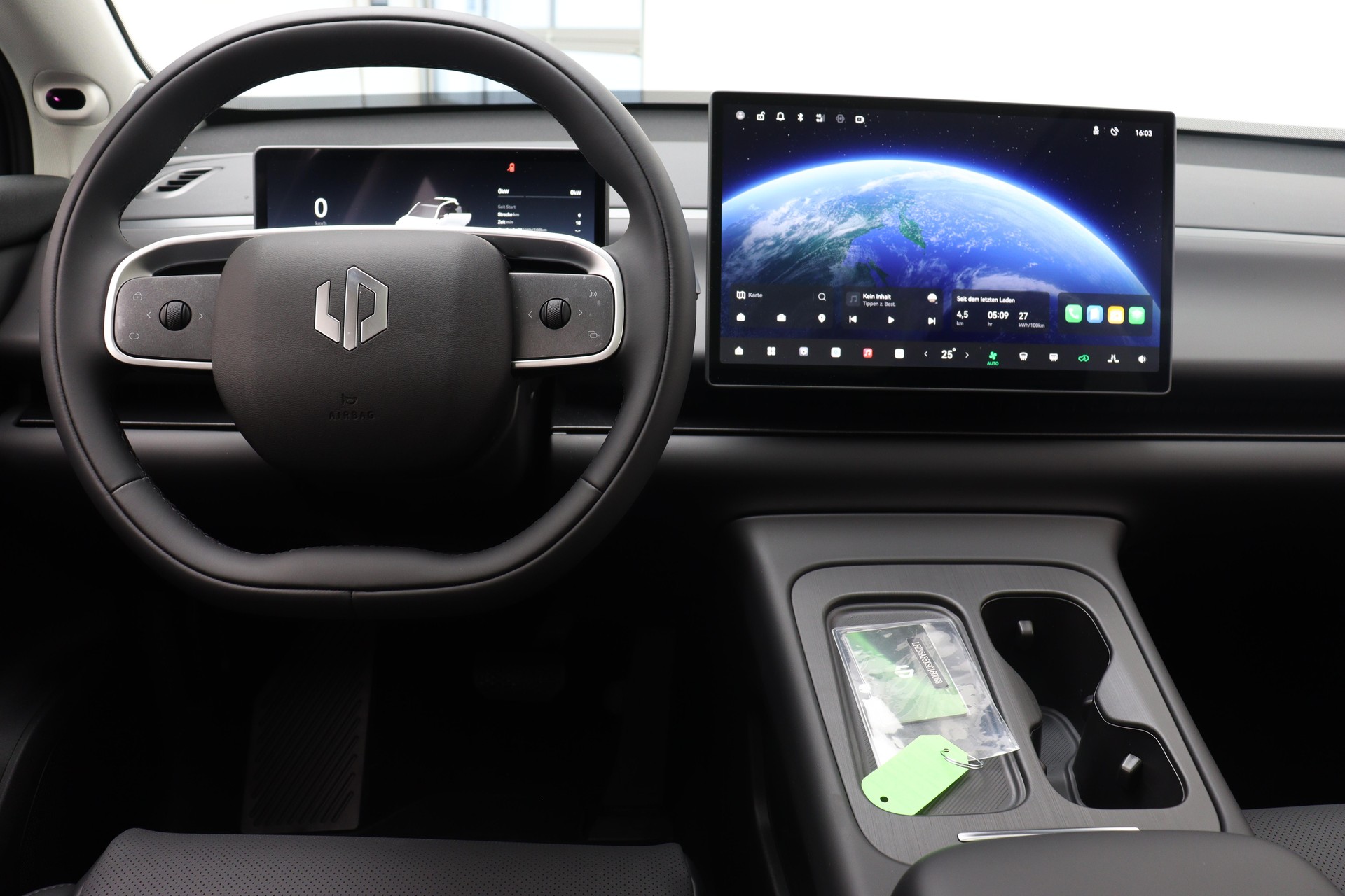 LEAPMOTOR C10 Design EV AWD-image-8