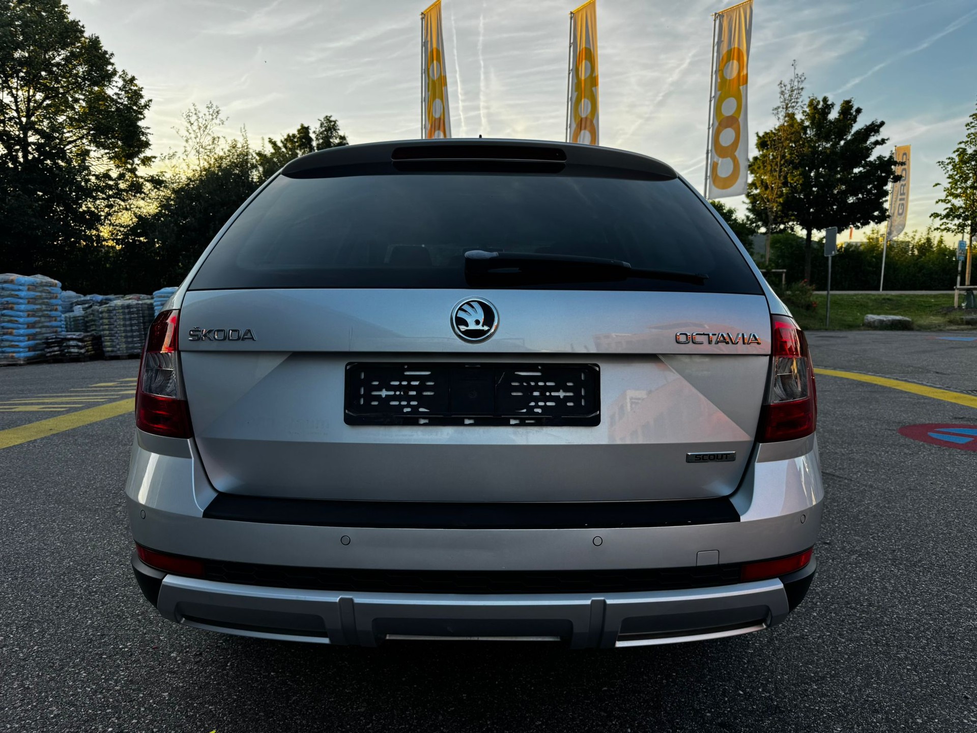 SKODA Octavia Combi 2.0 TDI Scout 4x4 DSG-image-4