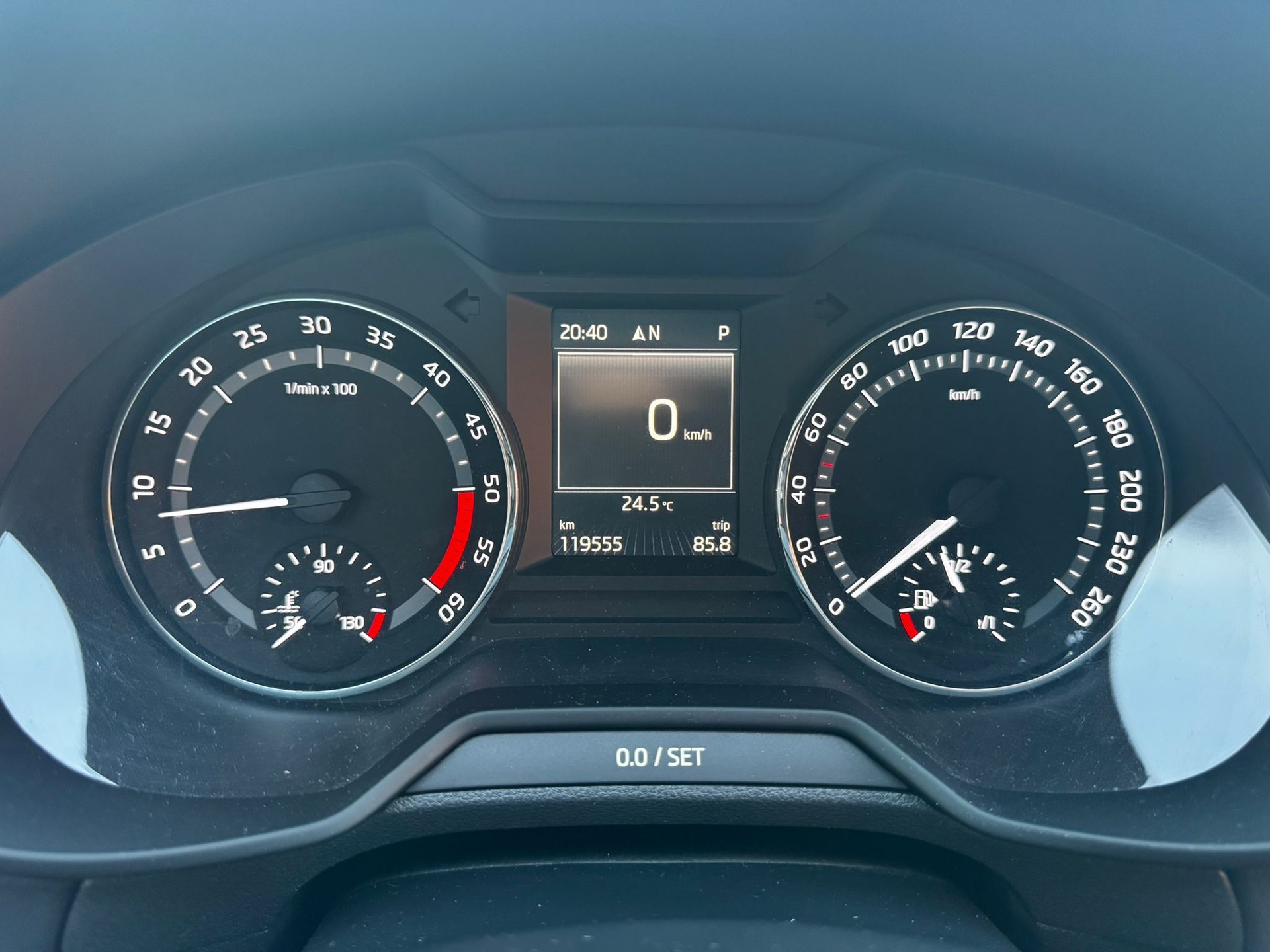 SKODA Octavia Combi 2.0 TDI Scout 4x4 DSG-image-14