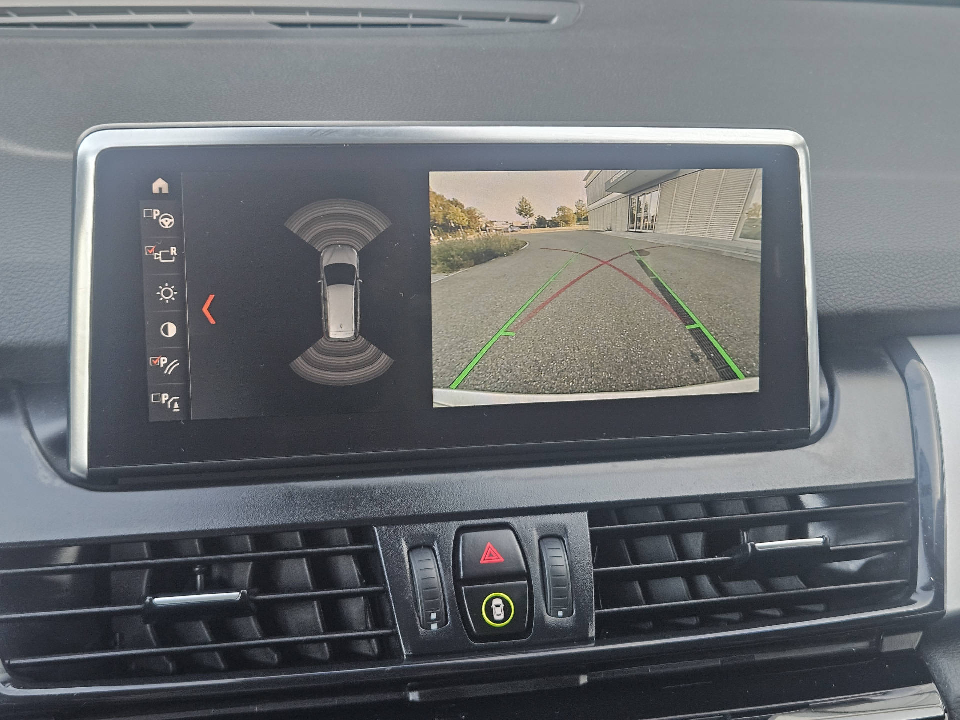 BMW 220xd Gran Tourer * Frisch ab MFK * Head-Up Display * Rückfahrkamera * Navi * Sitzheizung *-image-9