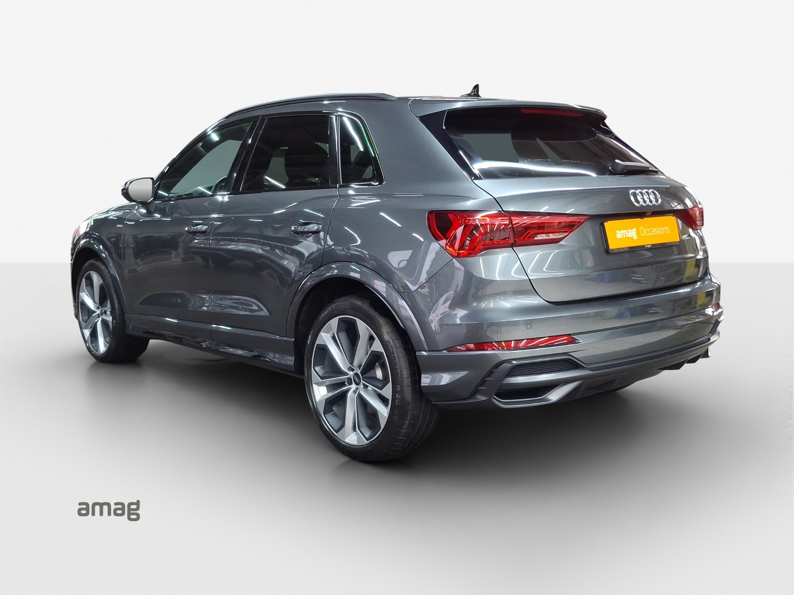 AUDI Q3 45 TFSI S line quattro S-tronic-showroom-element-2