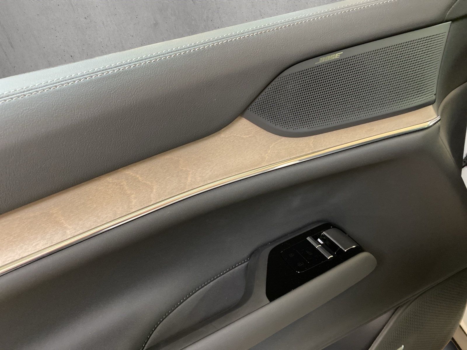 VOLVO EX90 Twin 111 kWh Ultra AWD-image-8