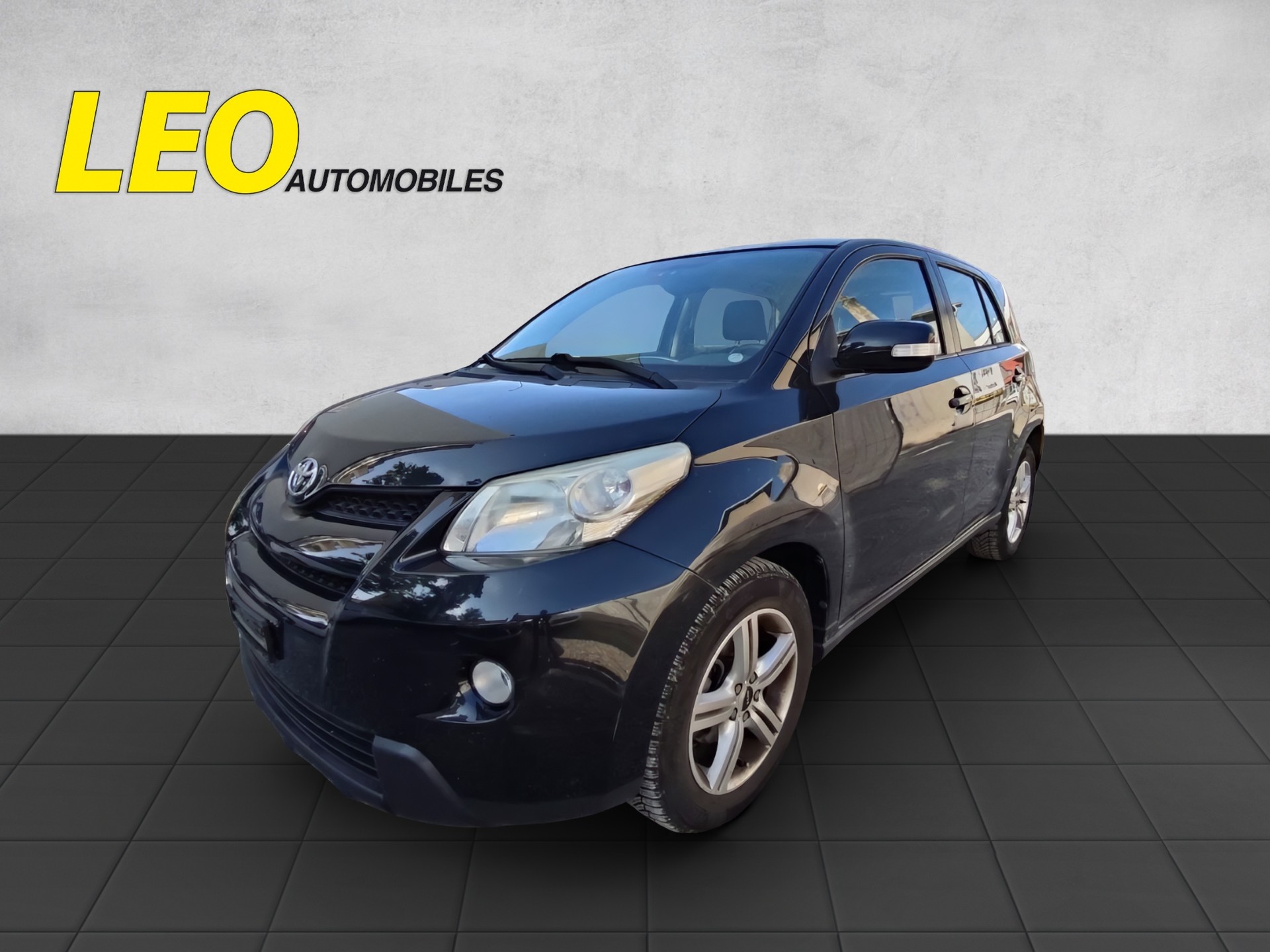 TOYOTA UrbanCruiser 1.4 D-4D Linea Sol 4WD-image-1