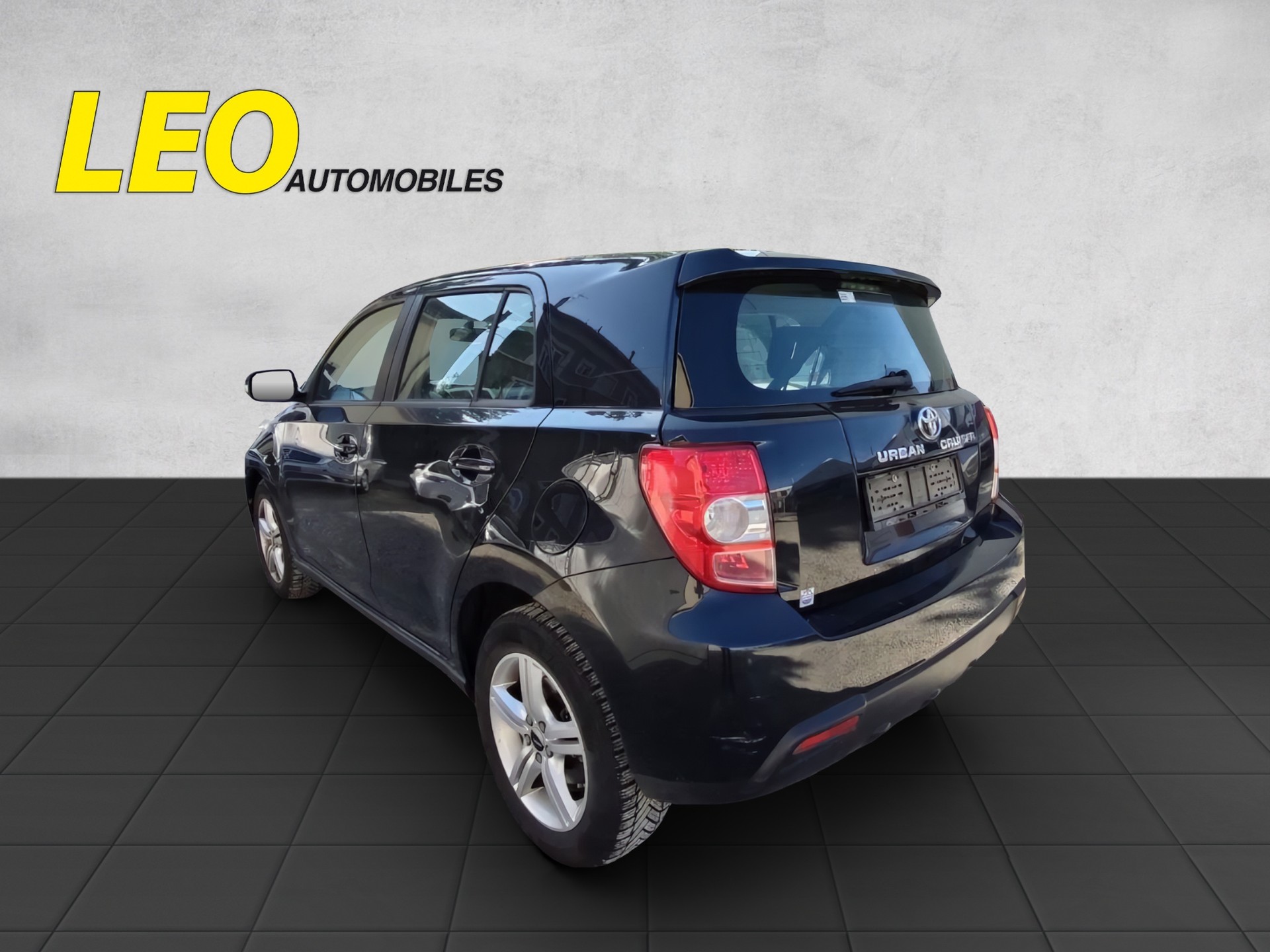 TOYOTA UrbanCruiser 1.4 D-4D Linea Sol 4WD-image-2