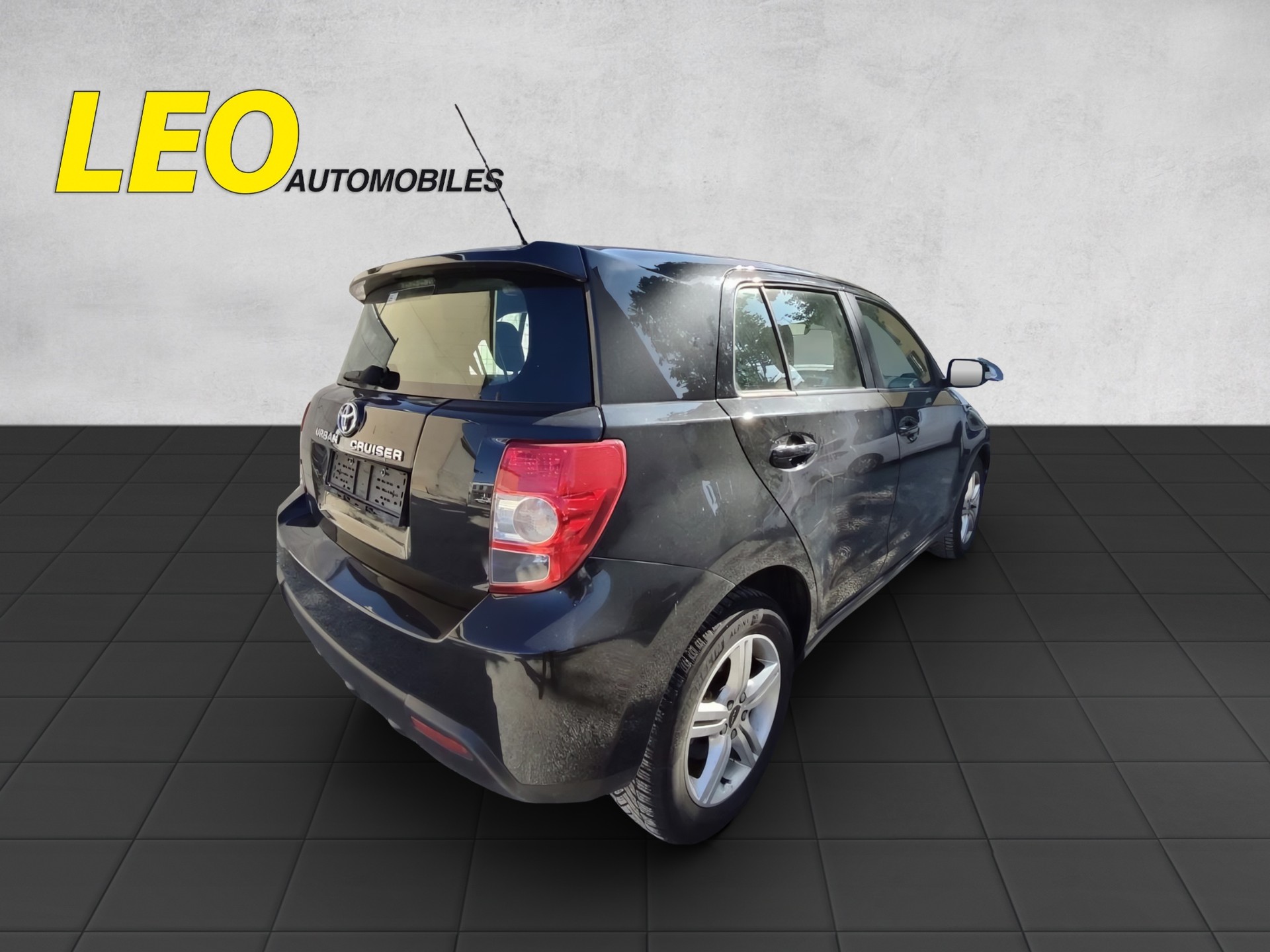 TOYOTA UrbanCruiser 1.4 D-4D Linea Sol 4WD-image-3