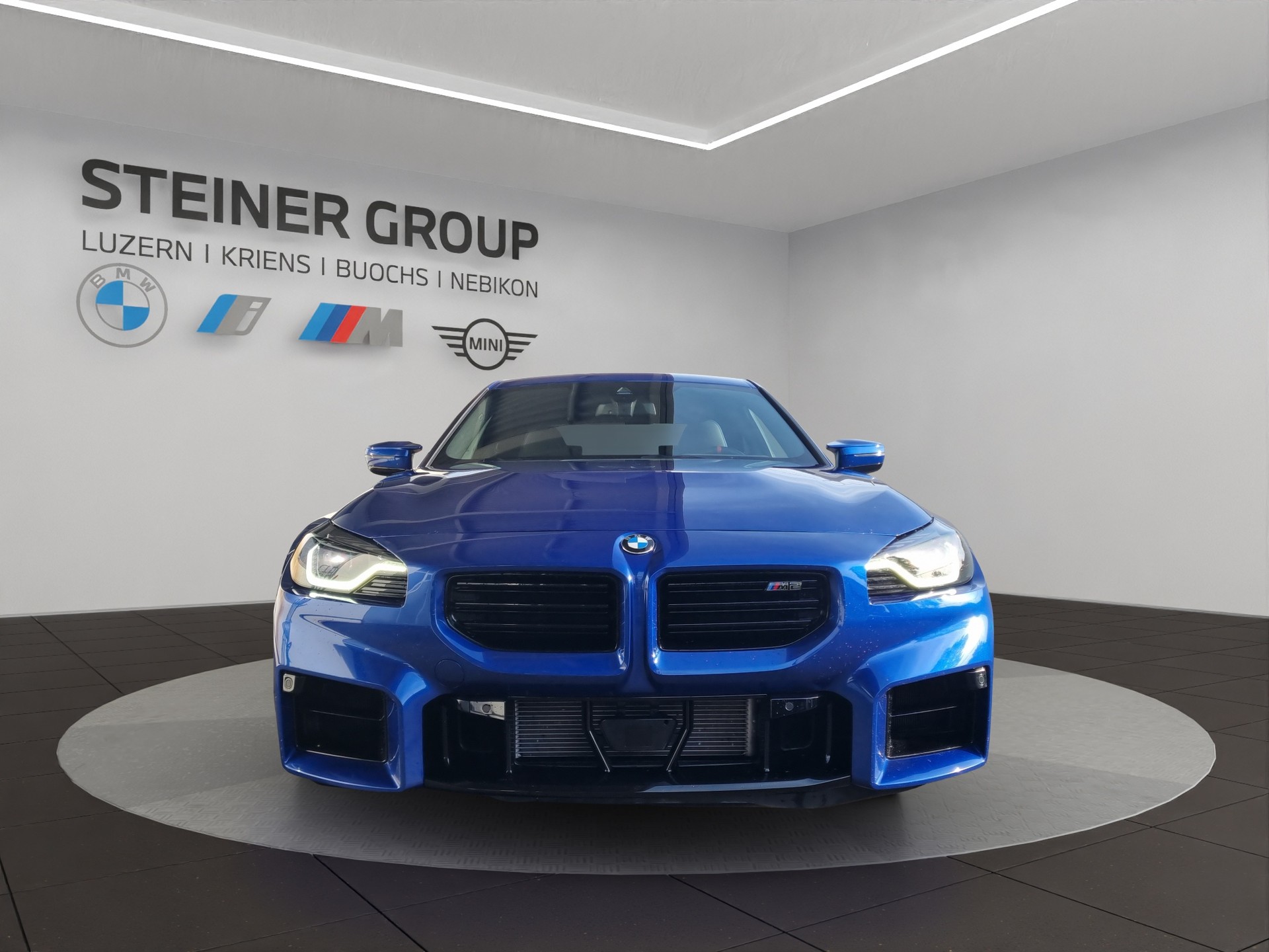 BMW M2 Steptronic-showroom-element-1