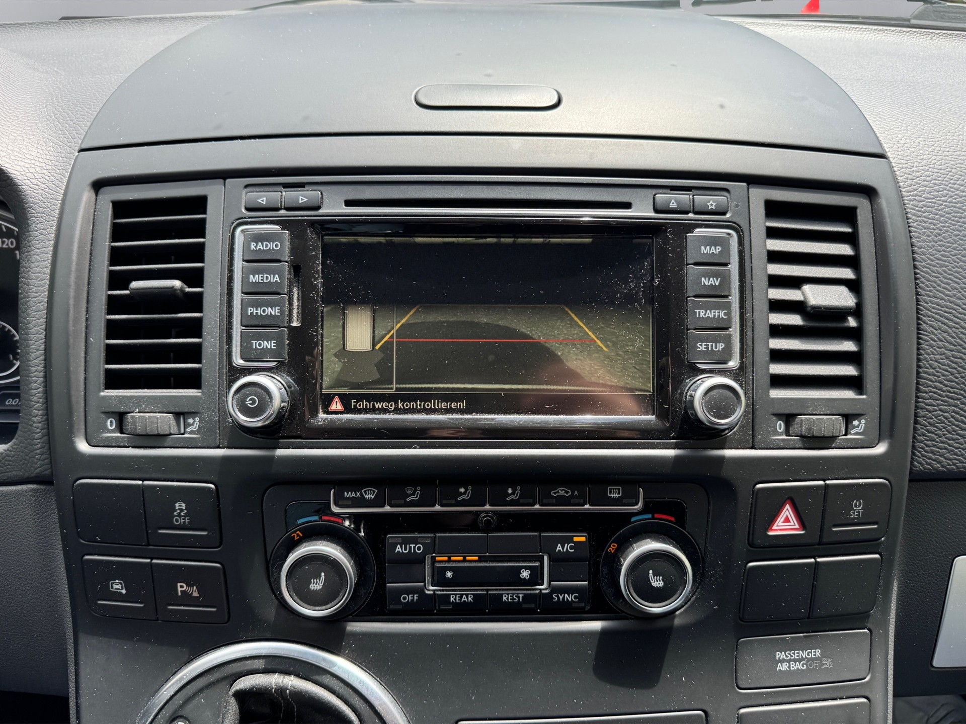 VW Multivan 2.0 4Motion DSG Edition25-image-12