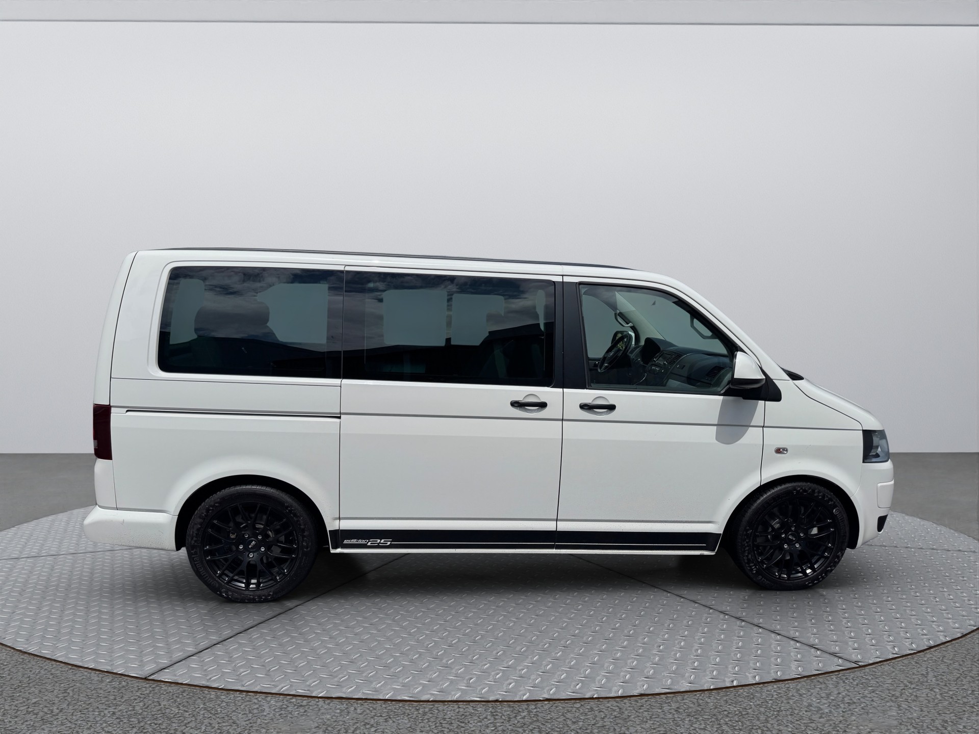 VW Multivan 2.0 4Motion DSG Edition25-image-5