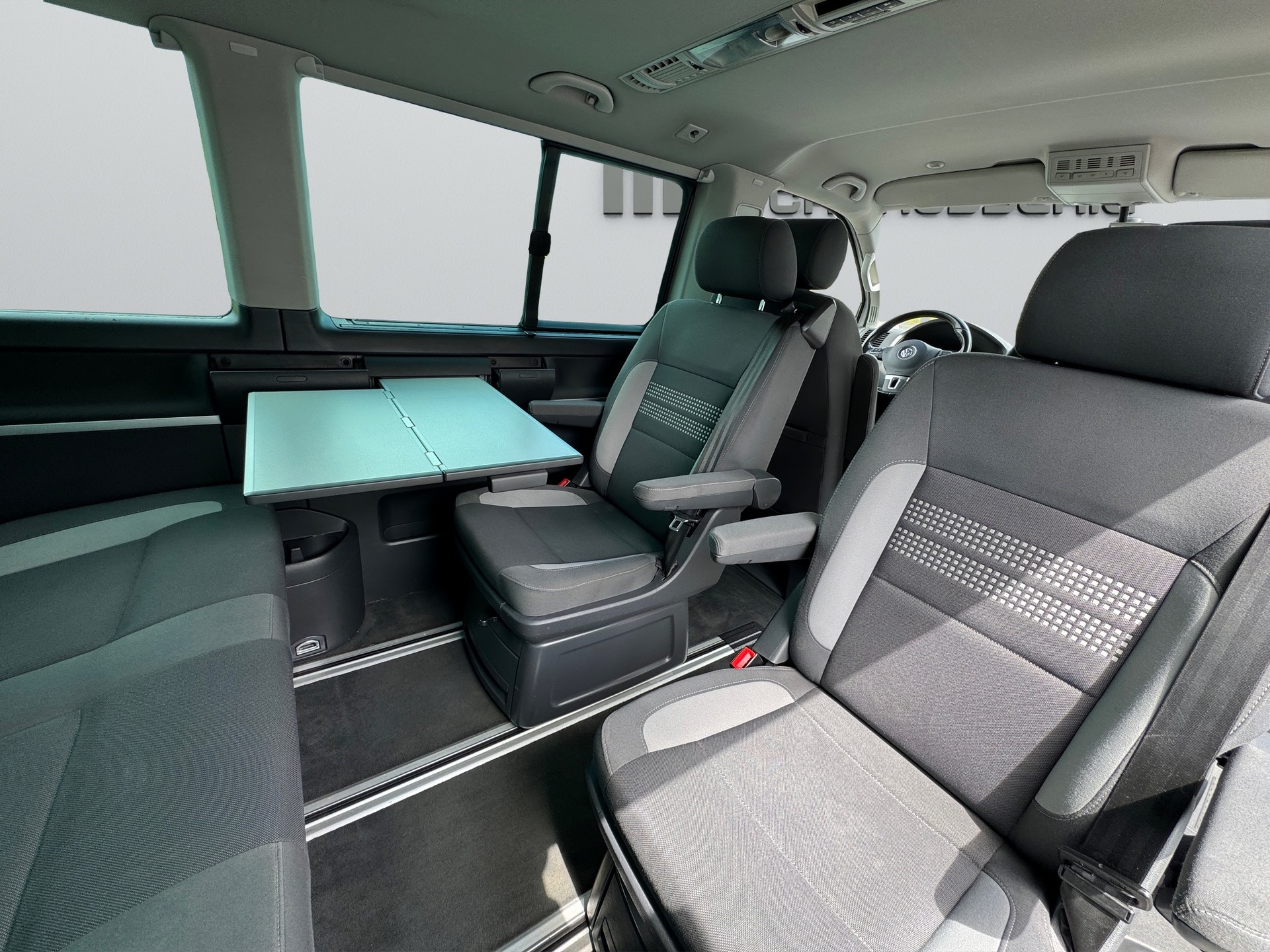 VW Multivan 2.0 4Motion DSG Edition25-image-11
