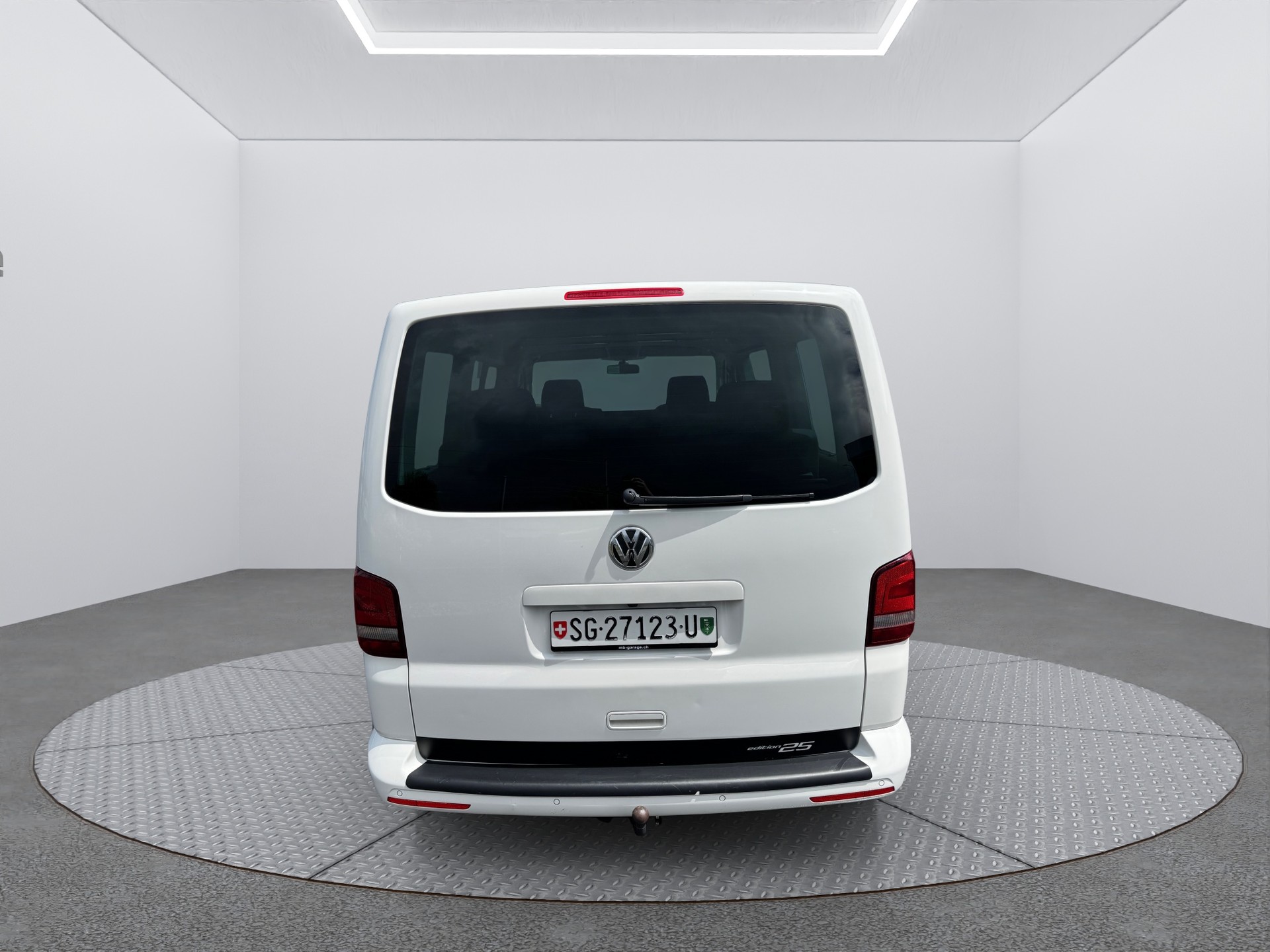 VW Multivan 2.0 4Motion DSG Edition25-showroom-element-3