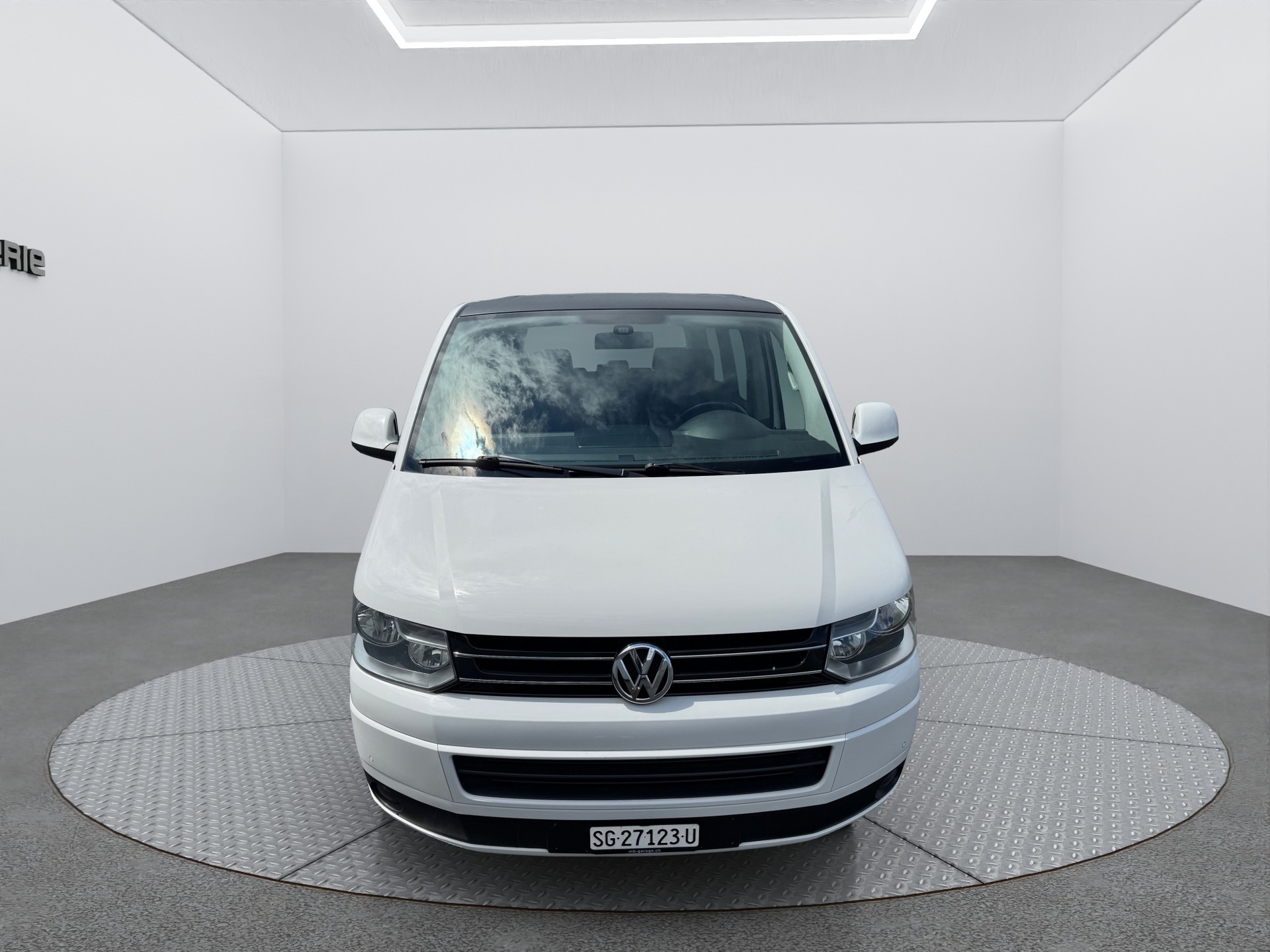 VW Multivan 2.0 4Motion DSG Edition25-showroom-element-1