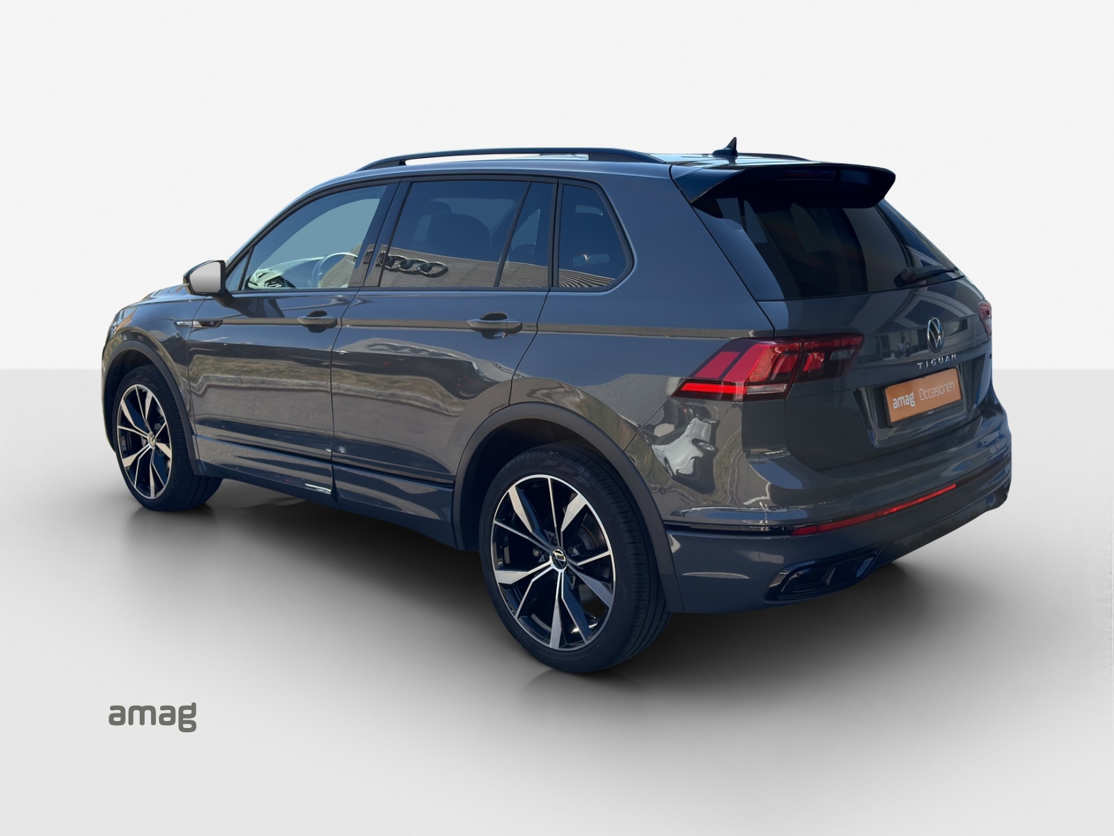 VW Tiguan 2.0TSI R-Line 4Motion DSG-showroom-element-2