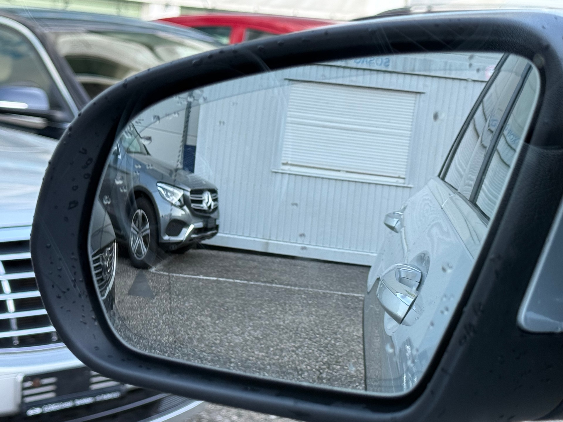 MERCEDES-BENZ GLC 250 d AMG Line 4Matic 9G-Tronic-image-10