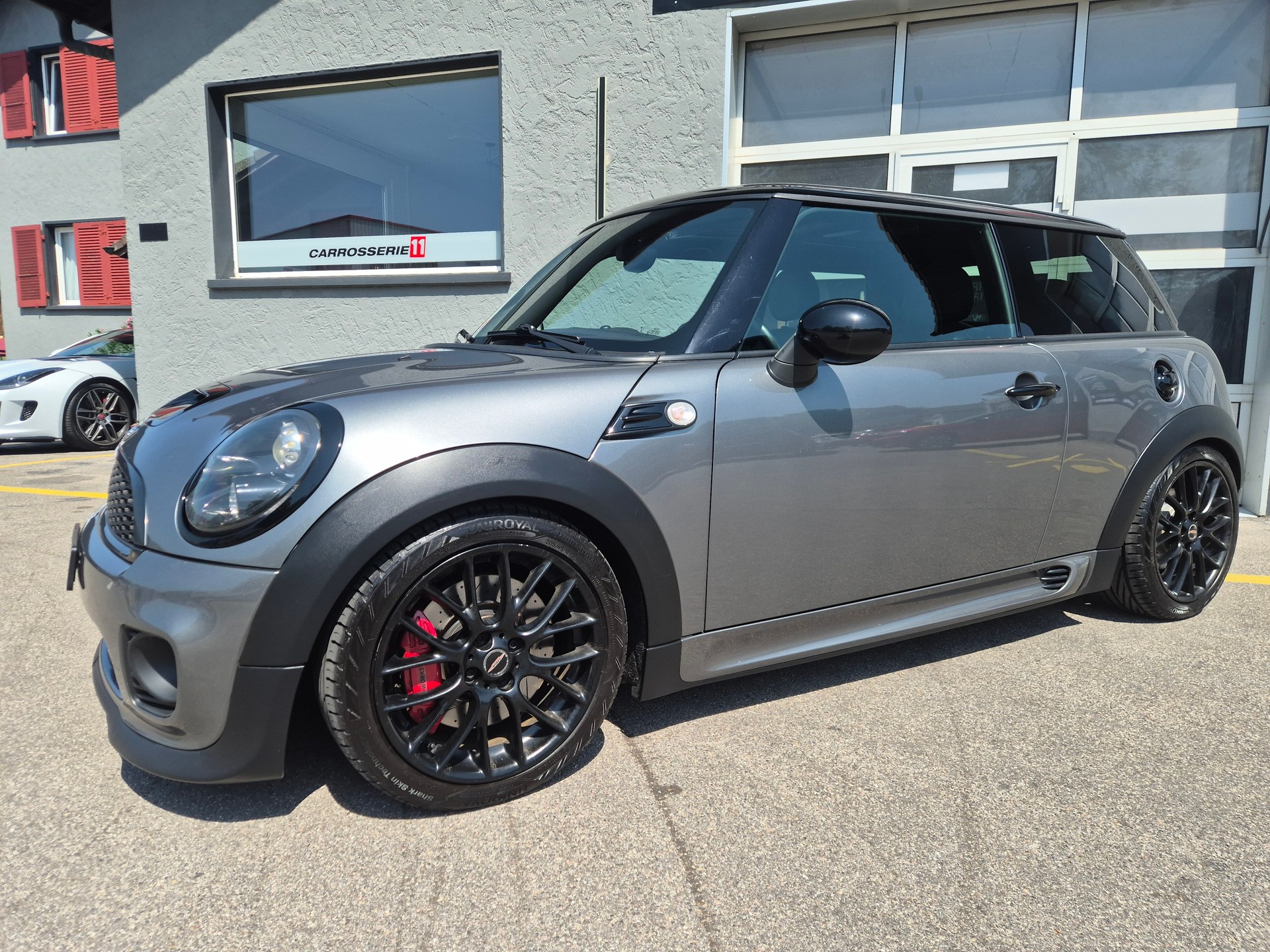 MINI Cooper John Cooper Works-image-2