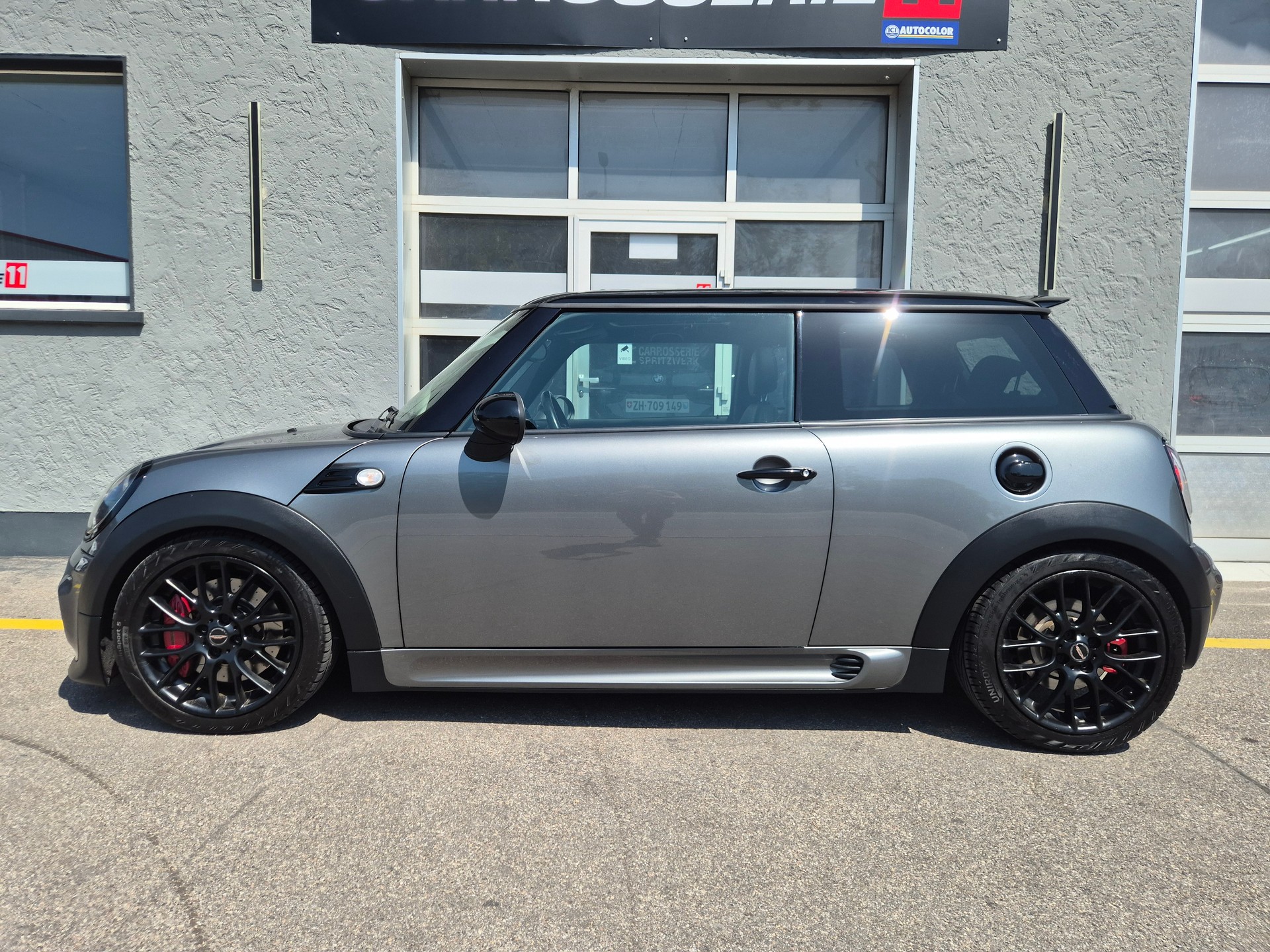 MINI Cooper John Cooper Works-image-1