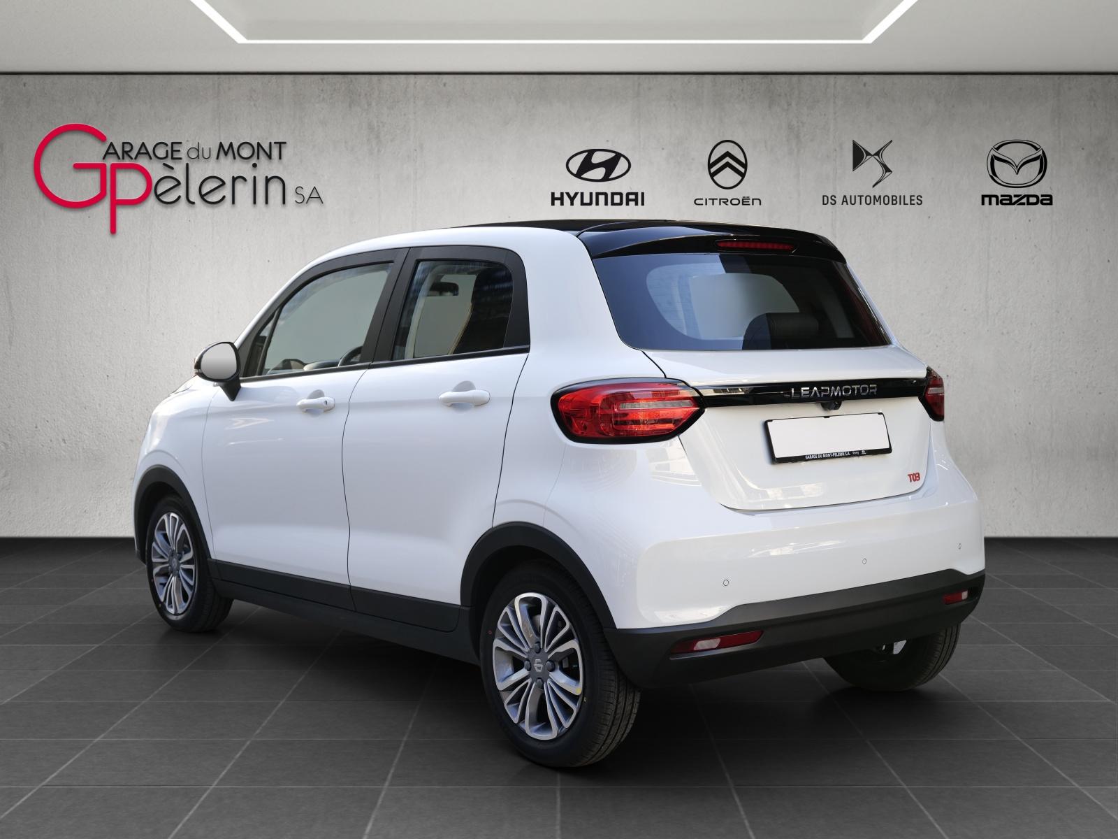 LEAPMOTOR T03 Electric-showroom-element-1
