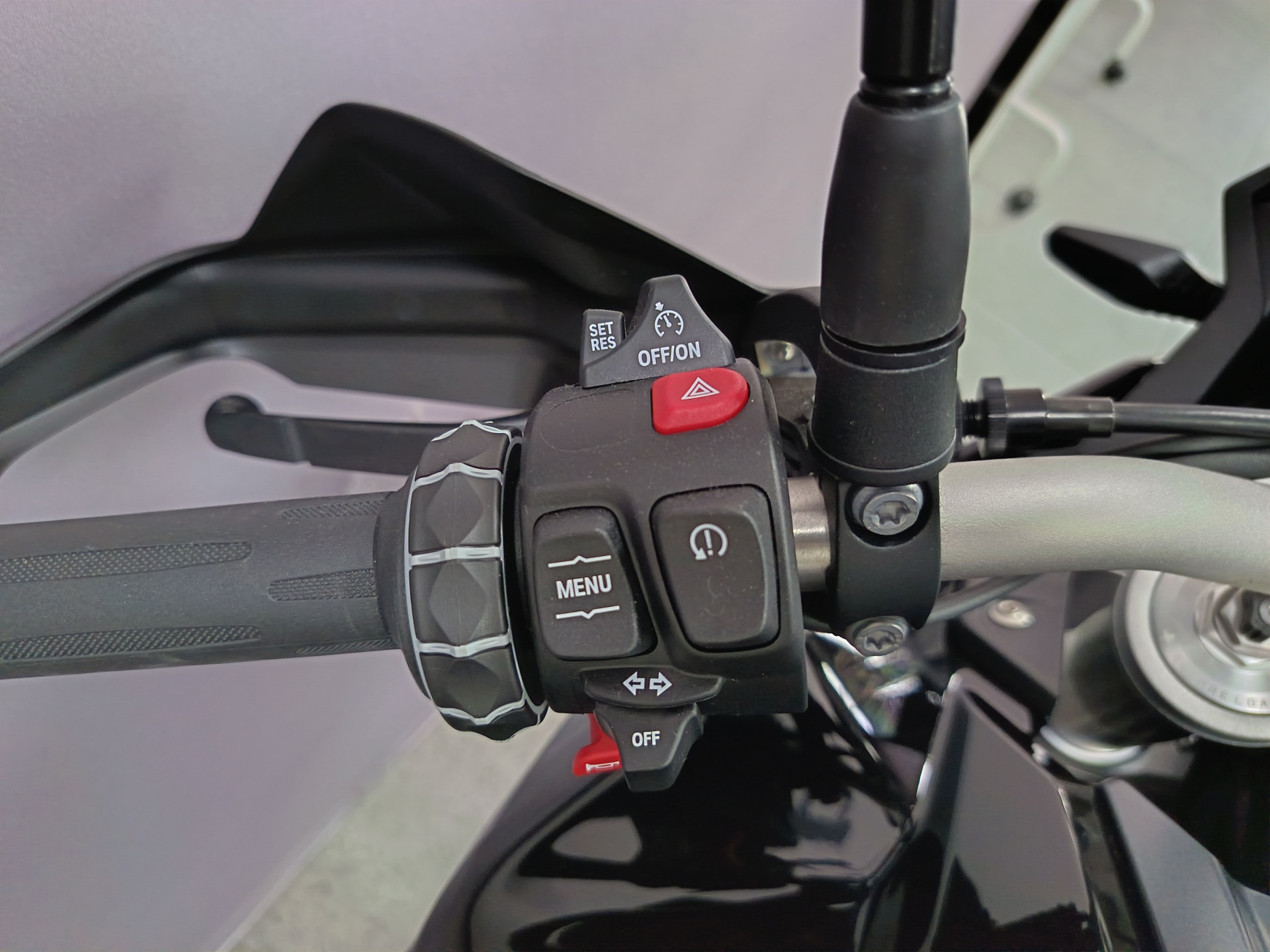 BMW F 900 GS *** Leasing 3.9% ***-image-6