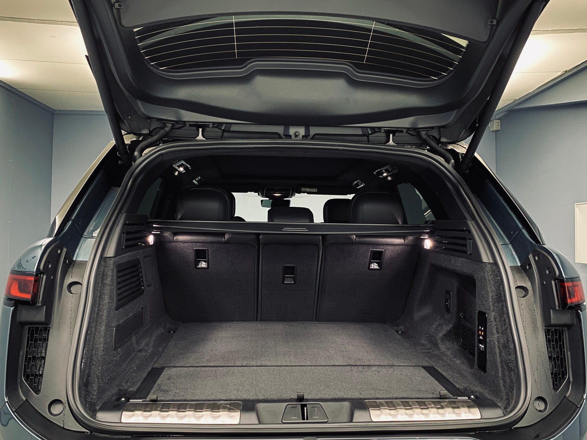 LAND ROVER Range Rover Sport 3.0 Si6 P510e First Edition-image-5