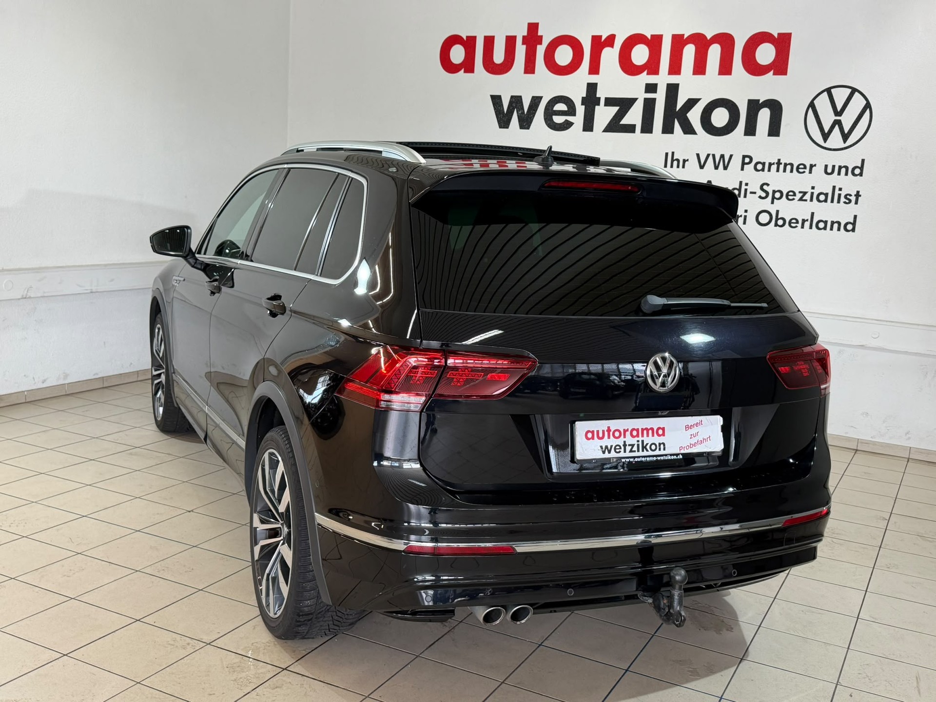VW Tiguan 2.0 TDI SCR R-Line Highline 4Motion DSG-showroom-element-3