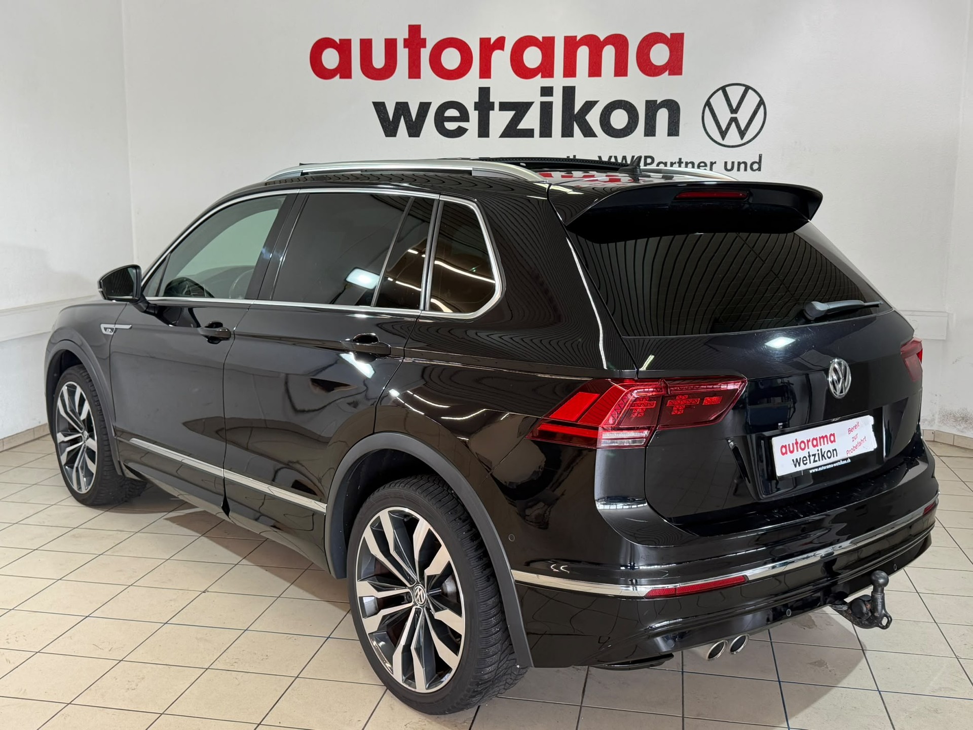 VW Tiguan 2.0 TDI SCR R-Line Highline 4Motion DSG-showroom-element-2