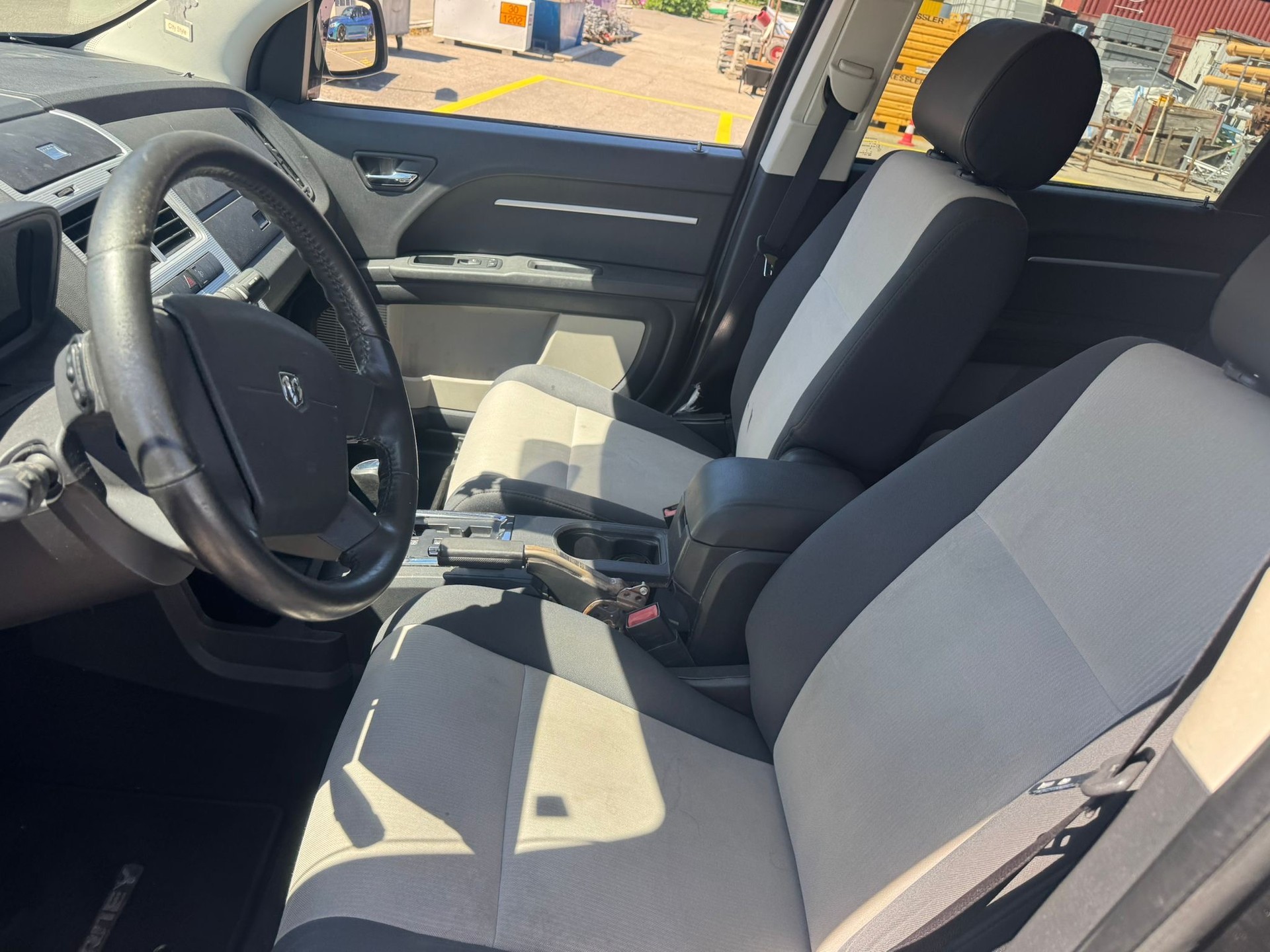 DODGE Journey 2.0 CRD SXT Automatic-image-5