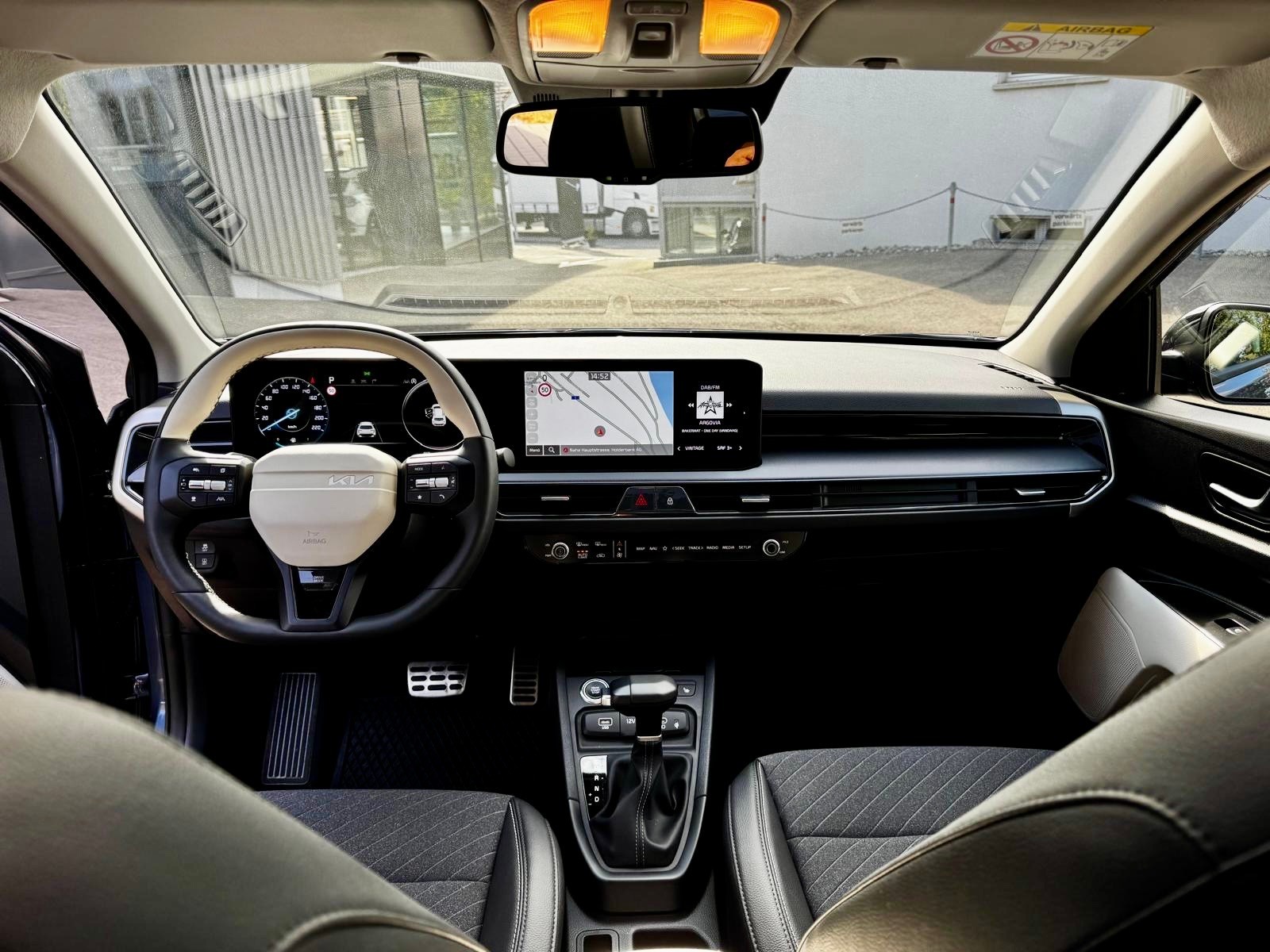 KIA Stonic 1.0 T-GD MHEV GT-Line DCT-image-10