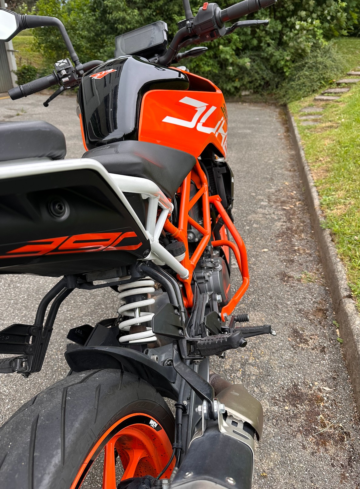 KTM 390 Duke ABS-image-1