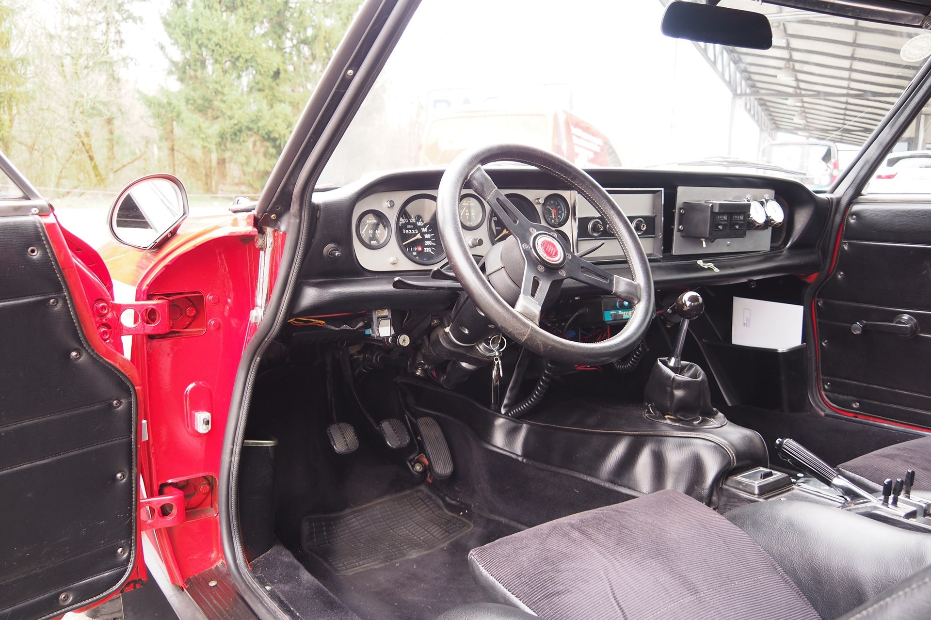FIAT 124 Spider Abarth-image-5