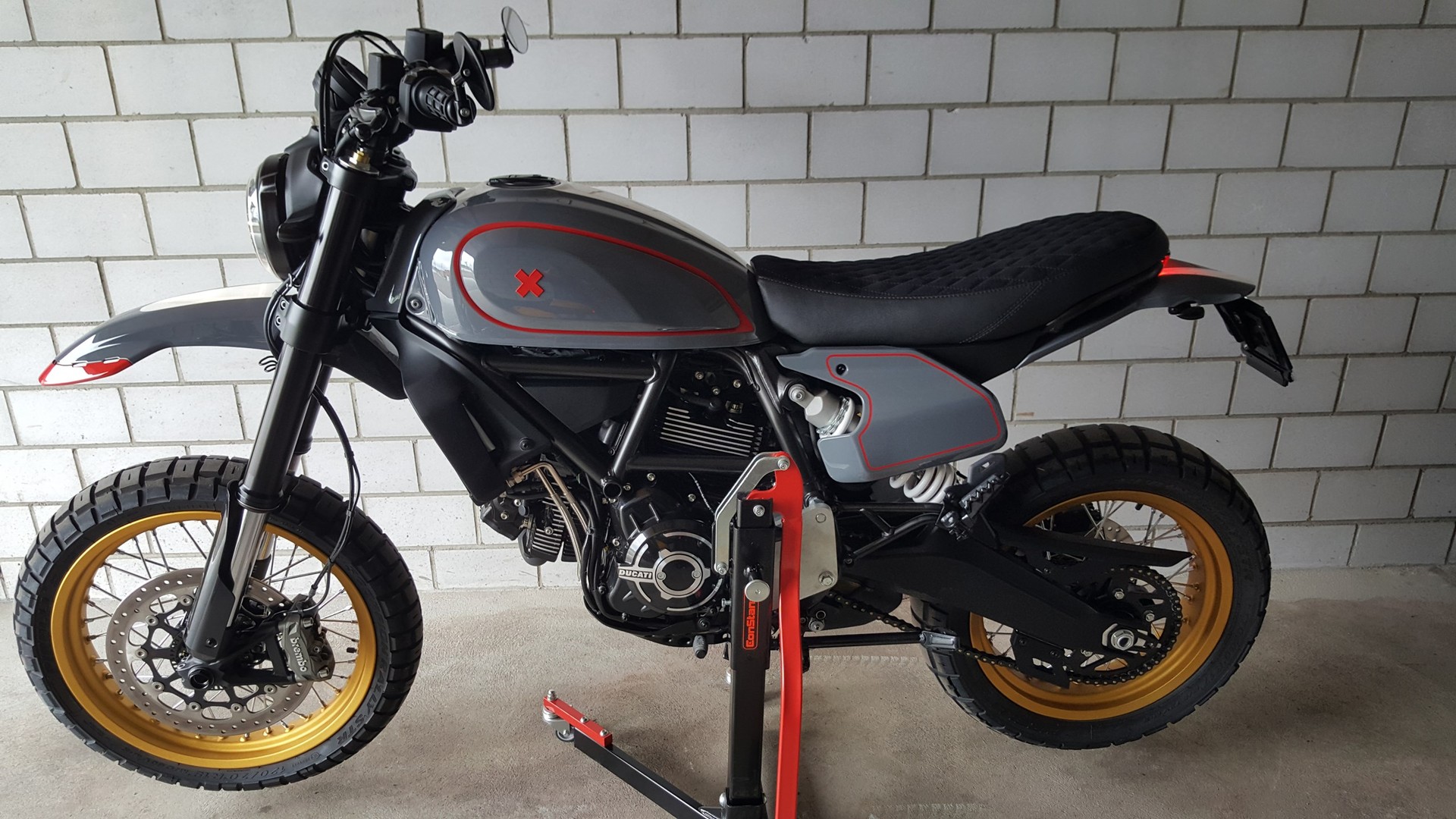 DUCATI Scrambler 803 Desert Sled
