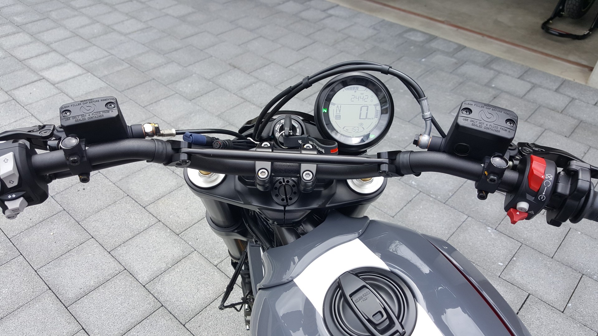 DUCATI Scrambler 803 Desert Sled-image-12