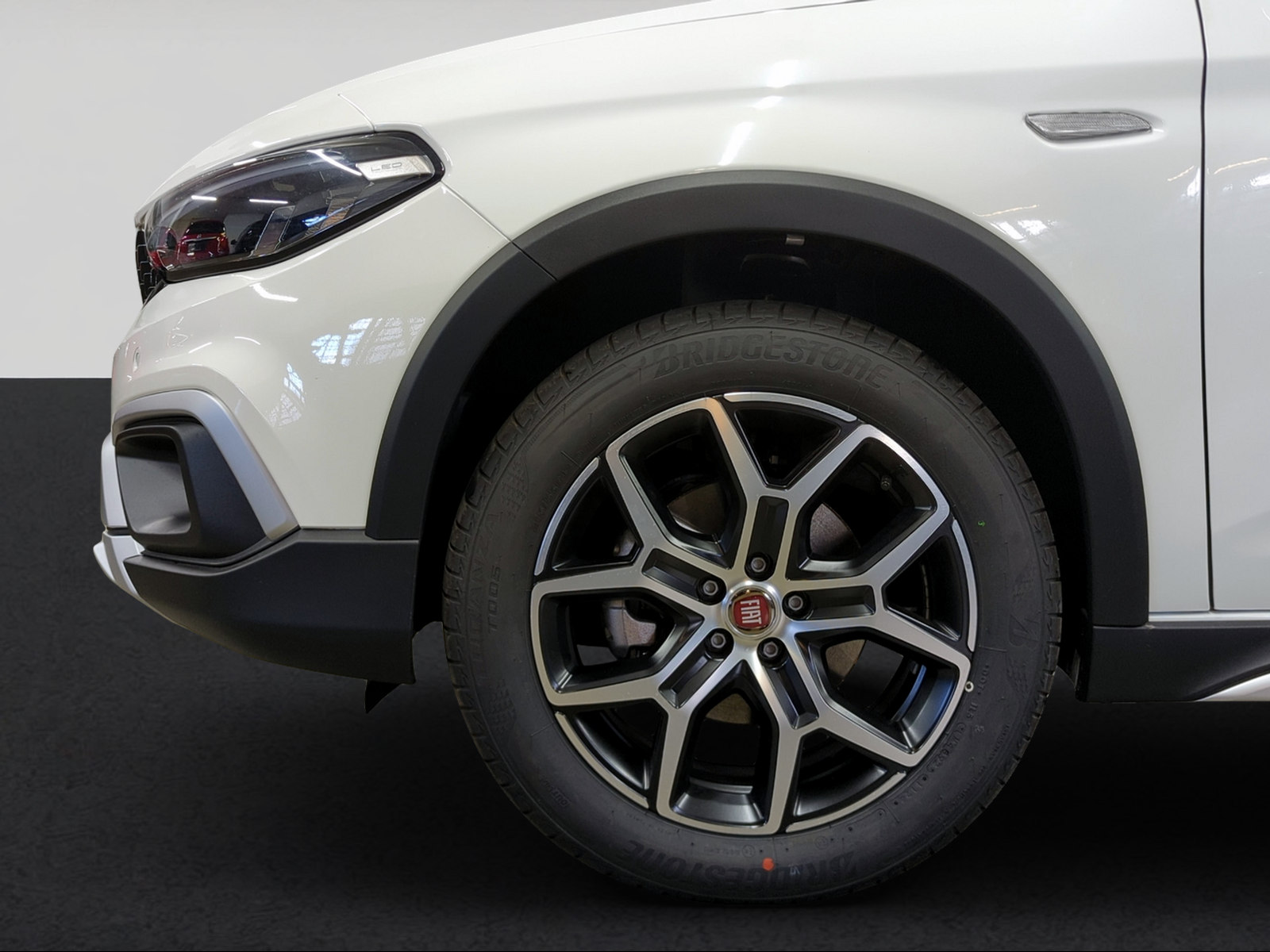 FIAT Tipo SW 1.5T MHEV Swiss Ed. Cross DCT7 130 PS-image-3