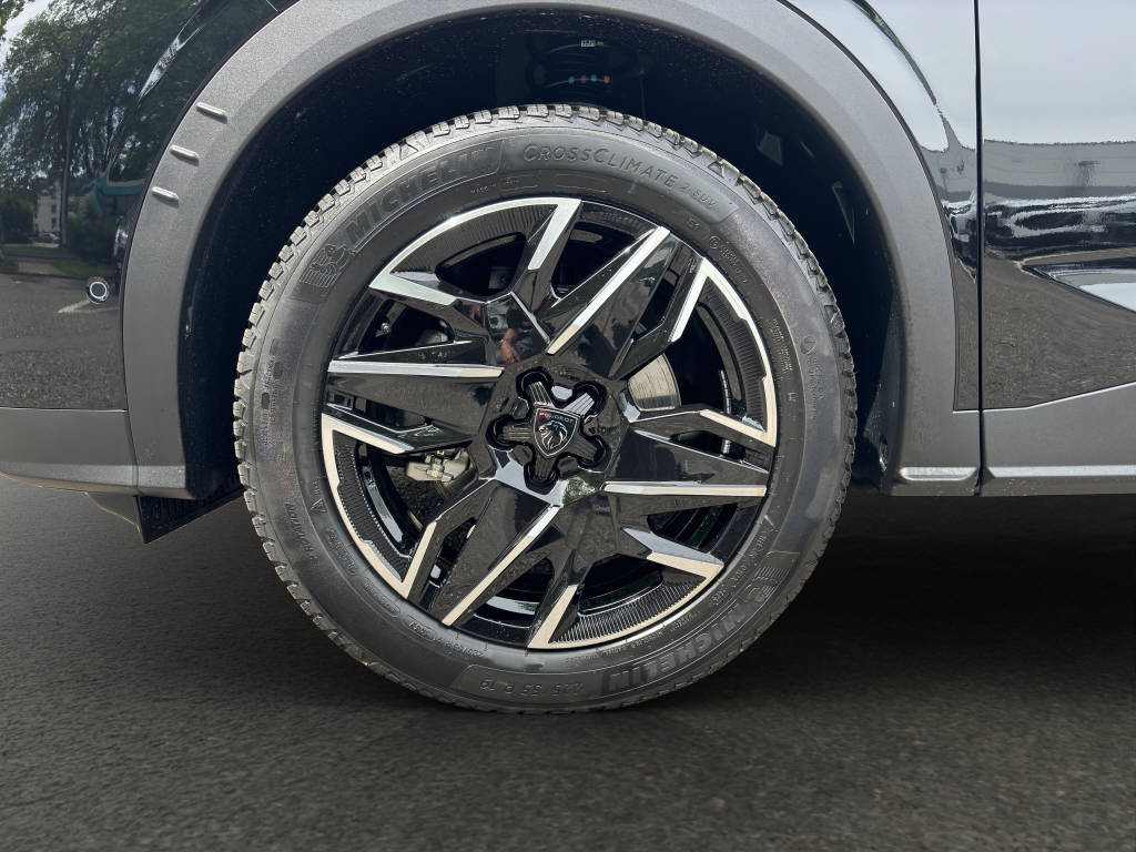 PEUGEOT 5008 1.2 Hybrid GT-image-4