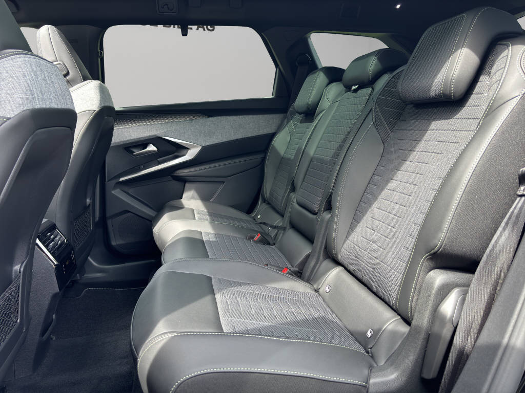 PEUGEOT 5008 1.2 Hybrid GT-image-6