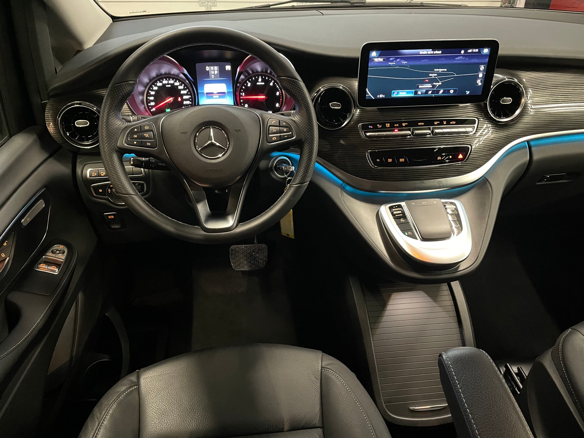 MERCEDES-BENZ V 250 d lang Avantgarde 4Matic G-Tronic-image-10