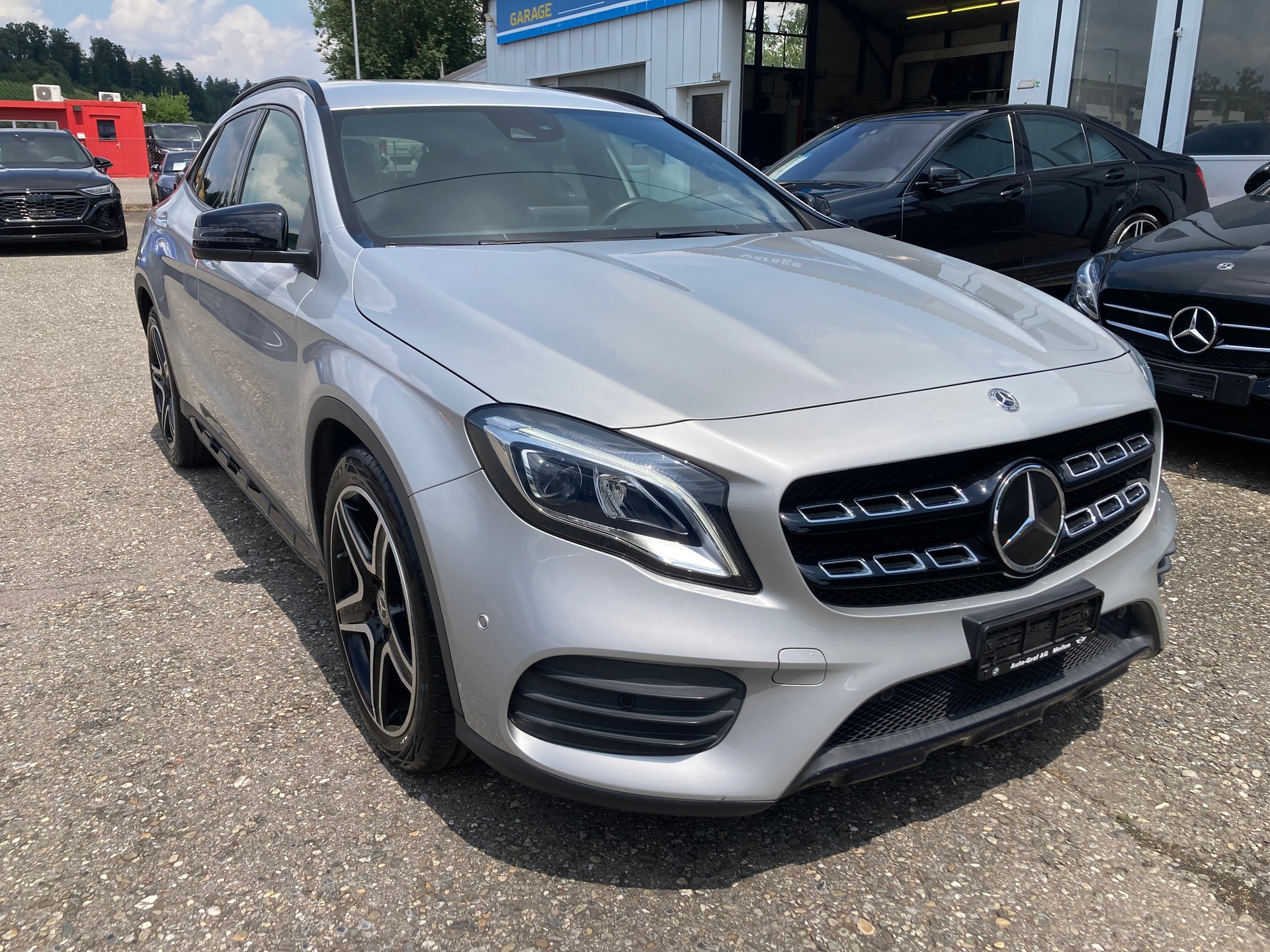 MERCEDES-BENZ GLA 250 AMG Line 4Matic 7G-DCT *AHK 1500Kg*-showroom-element-1