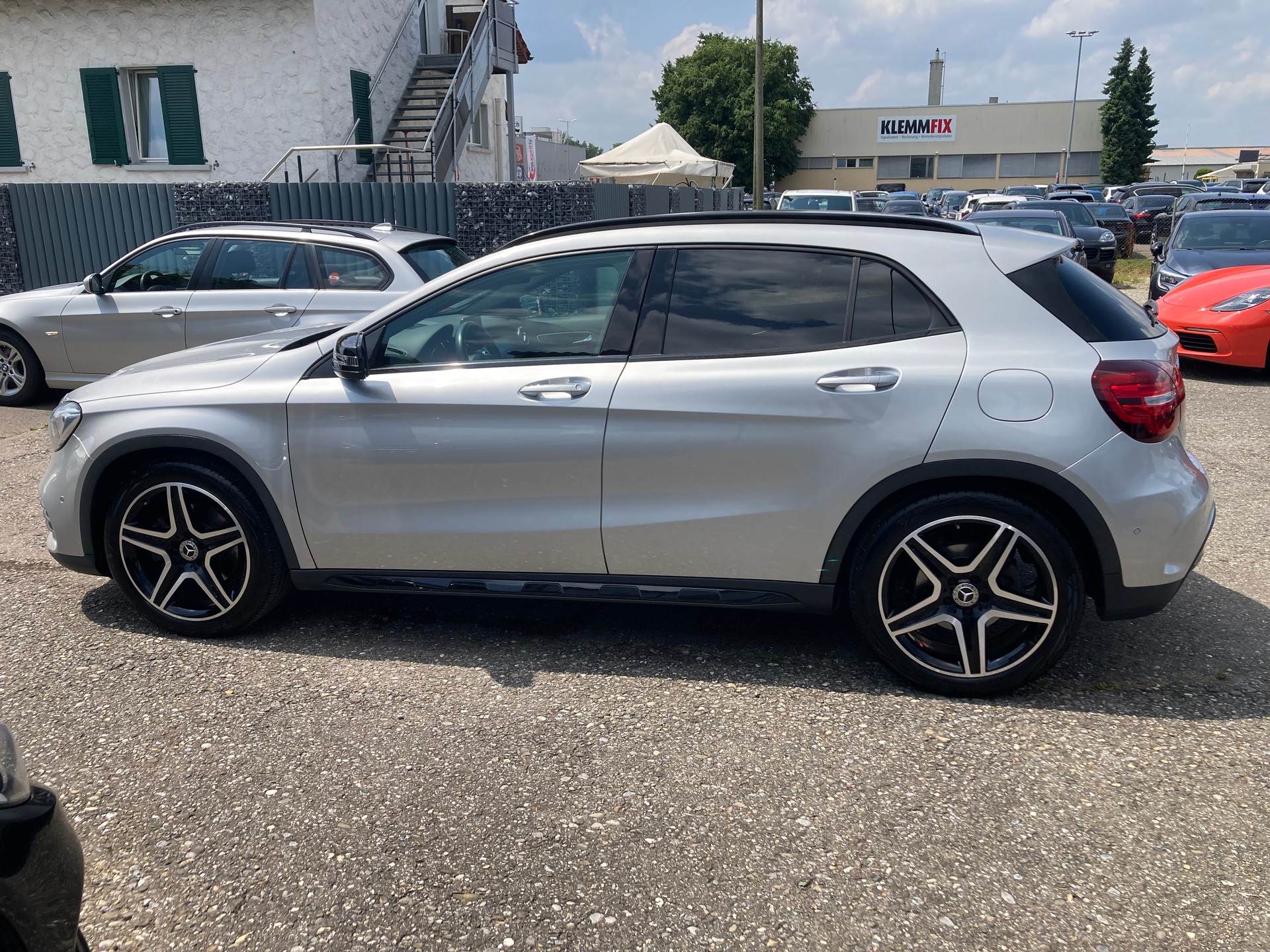 MERCEDES-BENZ GLA 250 AMG Line 4Matic 7G-DCT *AHK 1500Kg*-showroom-element-2