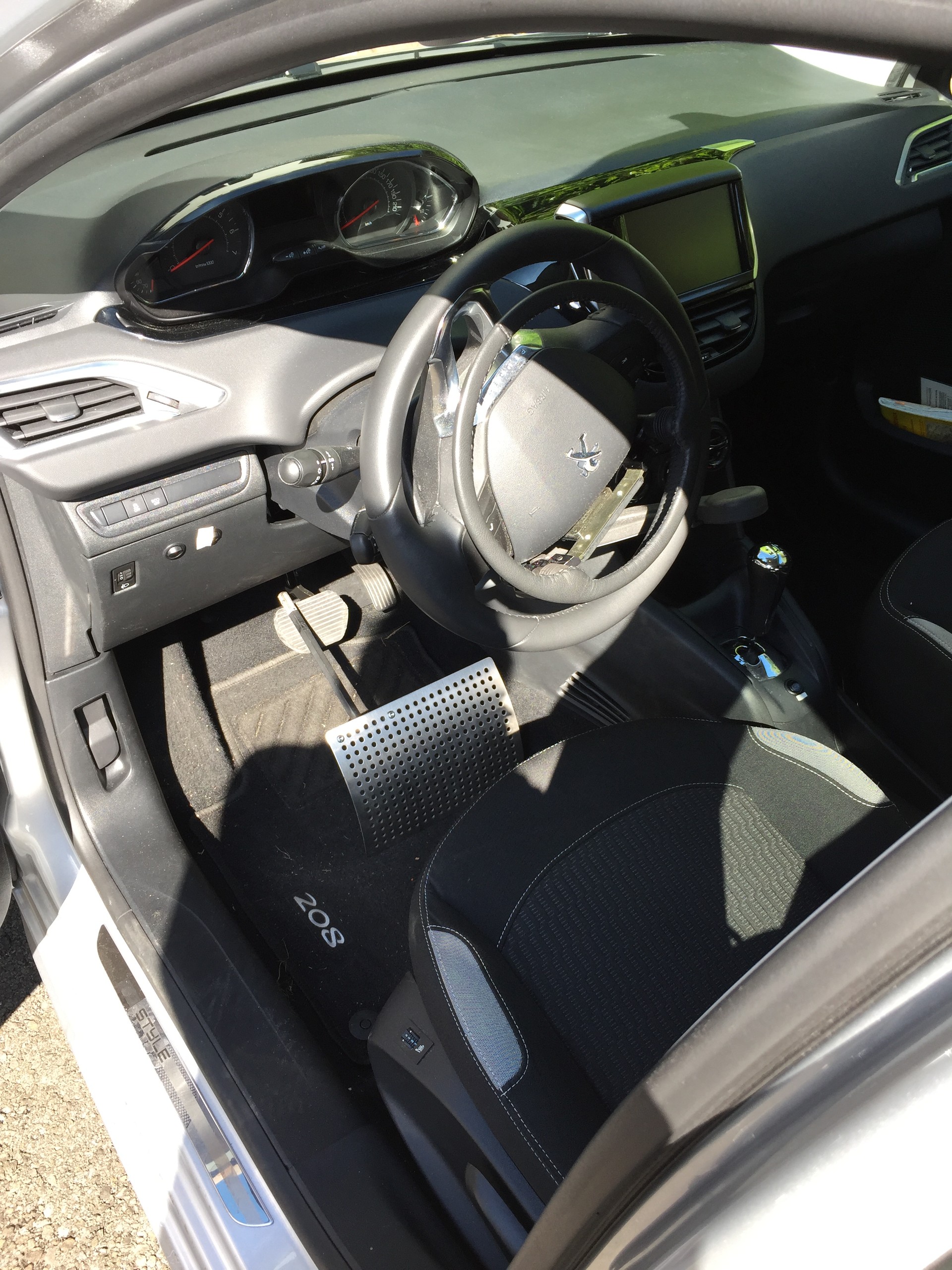 PEUGEOT 208 1.2 e-VTI Active EGS5-image-3