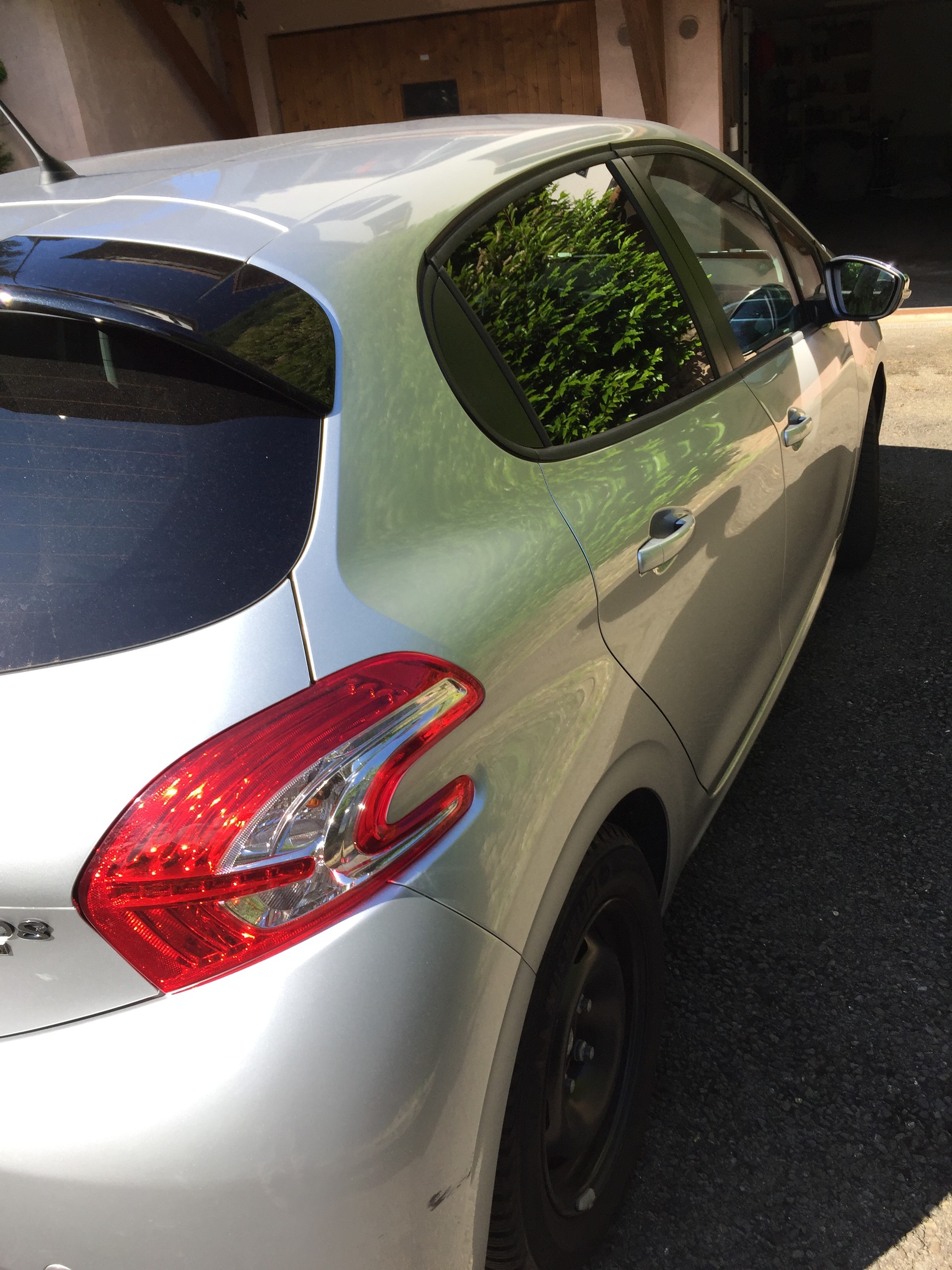 PEUGEOT 208 1.2 e-VTI Active EGS5-image-5