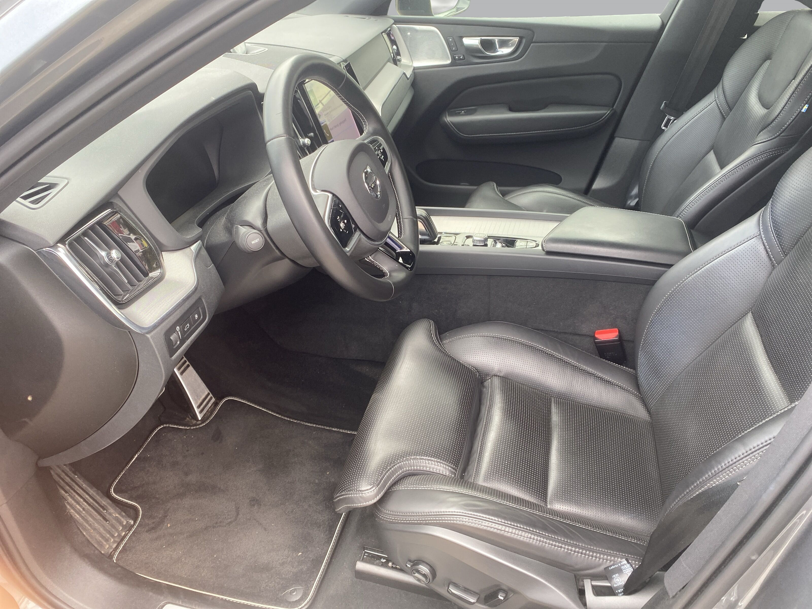 VOLVO XC60 T8 eAWD R-Design Geartronic-image-7