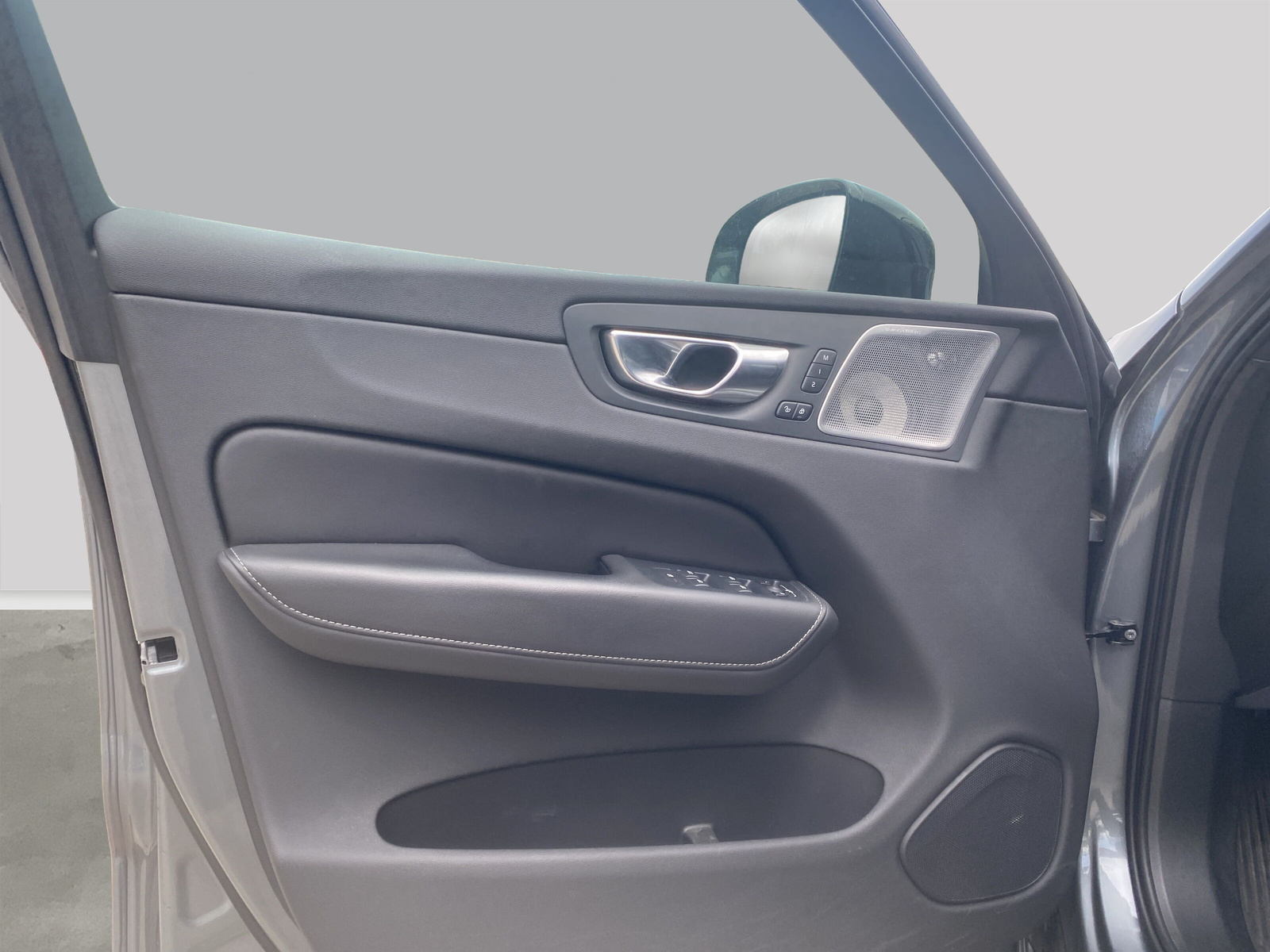VOLVO XC60 T8 eAWD R-Design Geartronic-image-14