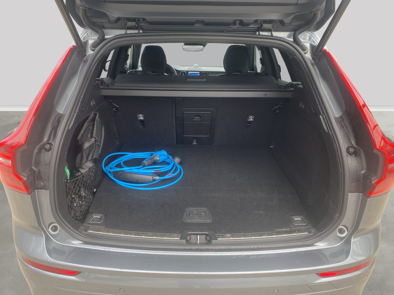 VOLVO XC60 T8 eAWD R-Design Geartronic-image-6