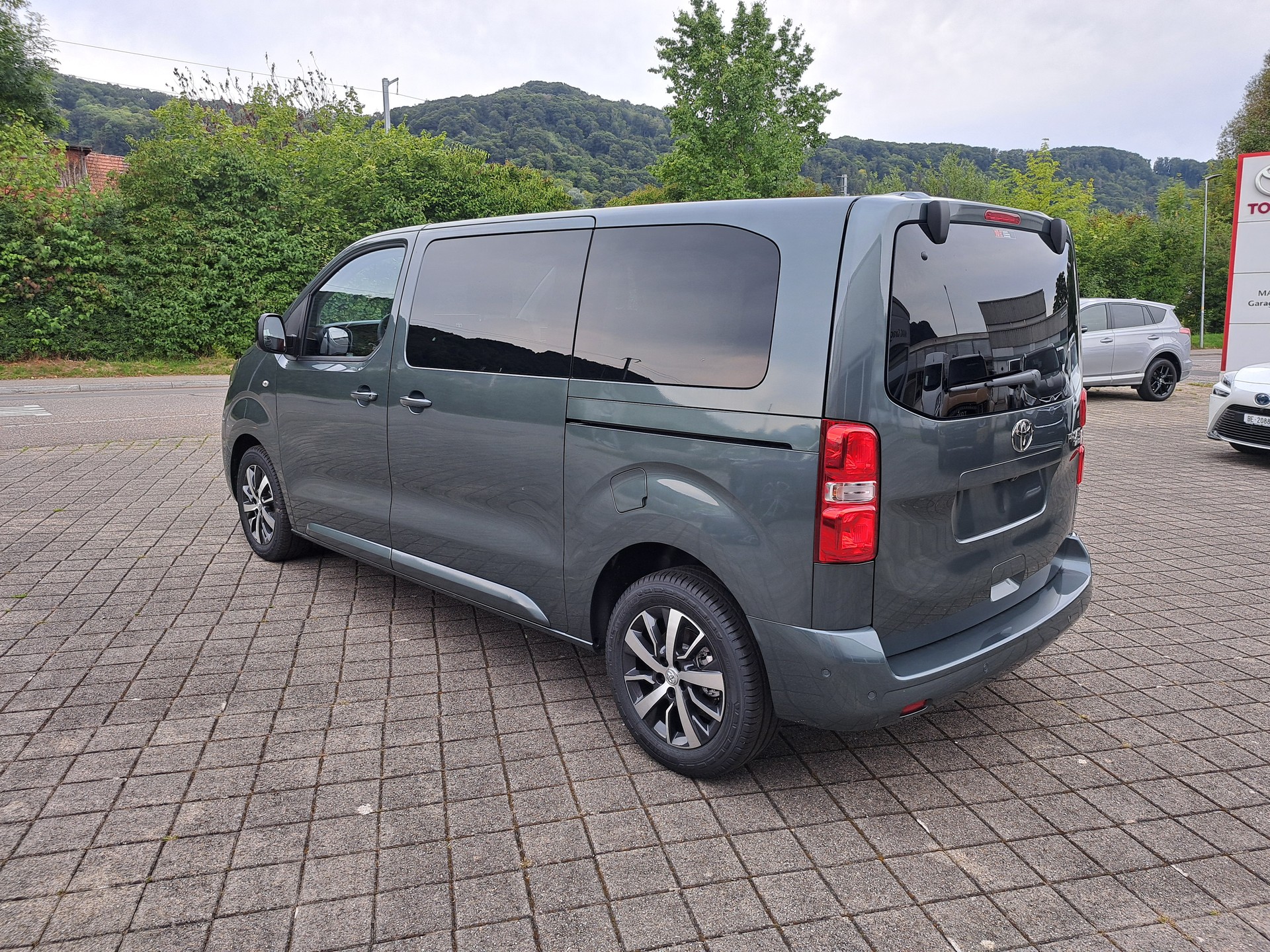 TOYOTA Proace Verso 2.0 D-4D Trend Medium Aut.-image-9