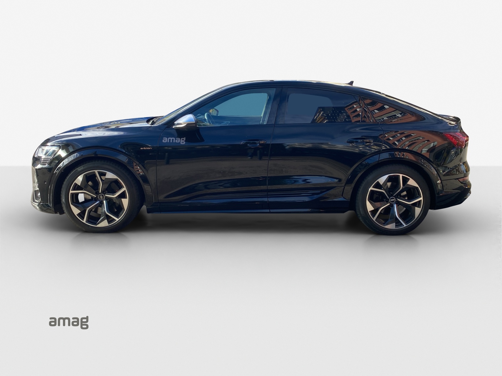 AUDI e-tron S Sportback quattro-showroom-element-1