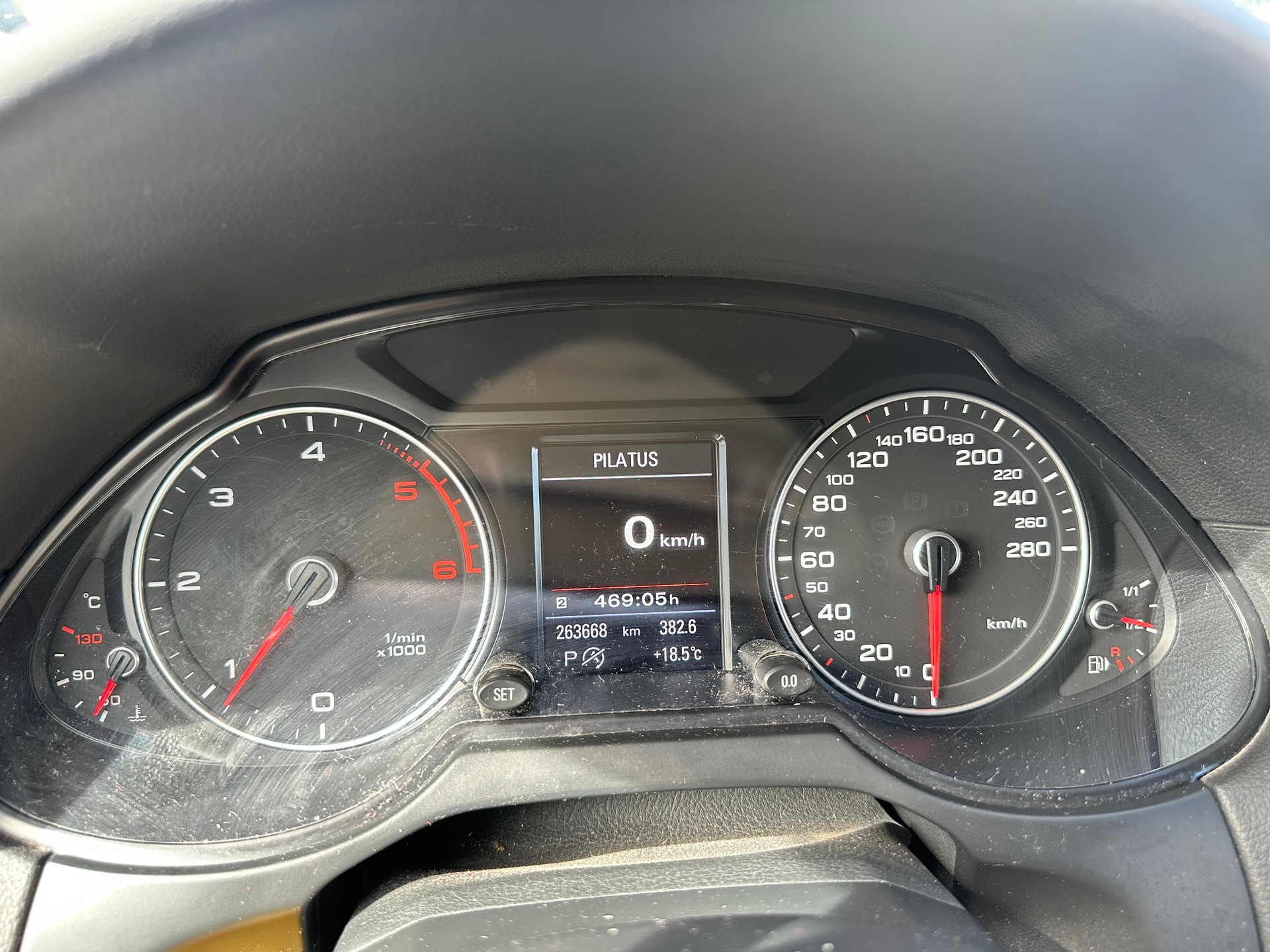 AUDI Q5 2.0 TDI quattro S-tronic-image-13