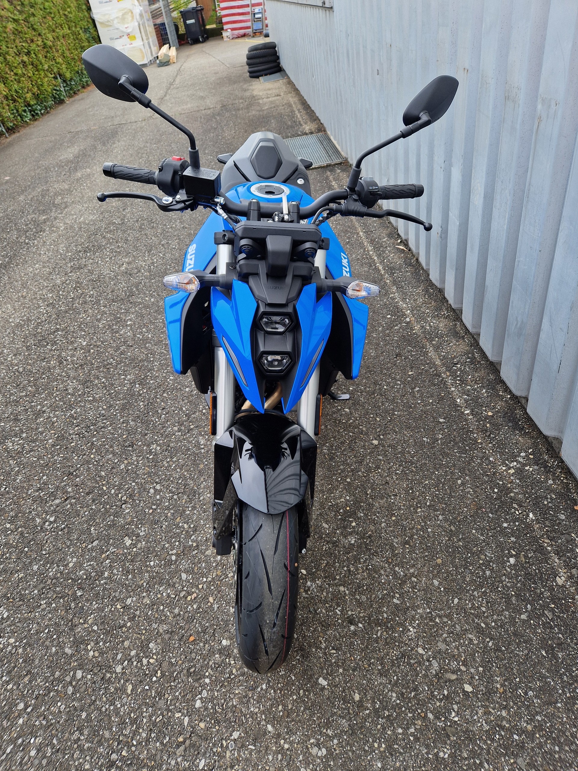 SUZUKI GSX 8 S-image-3