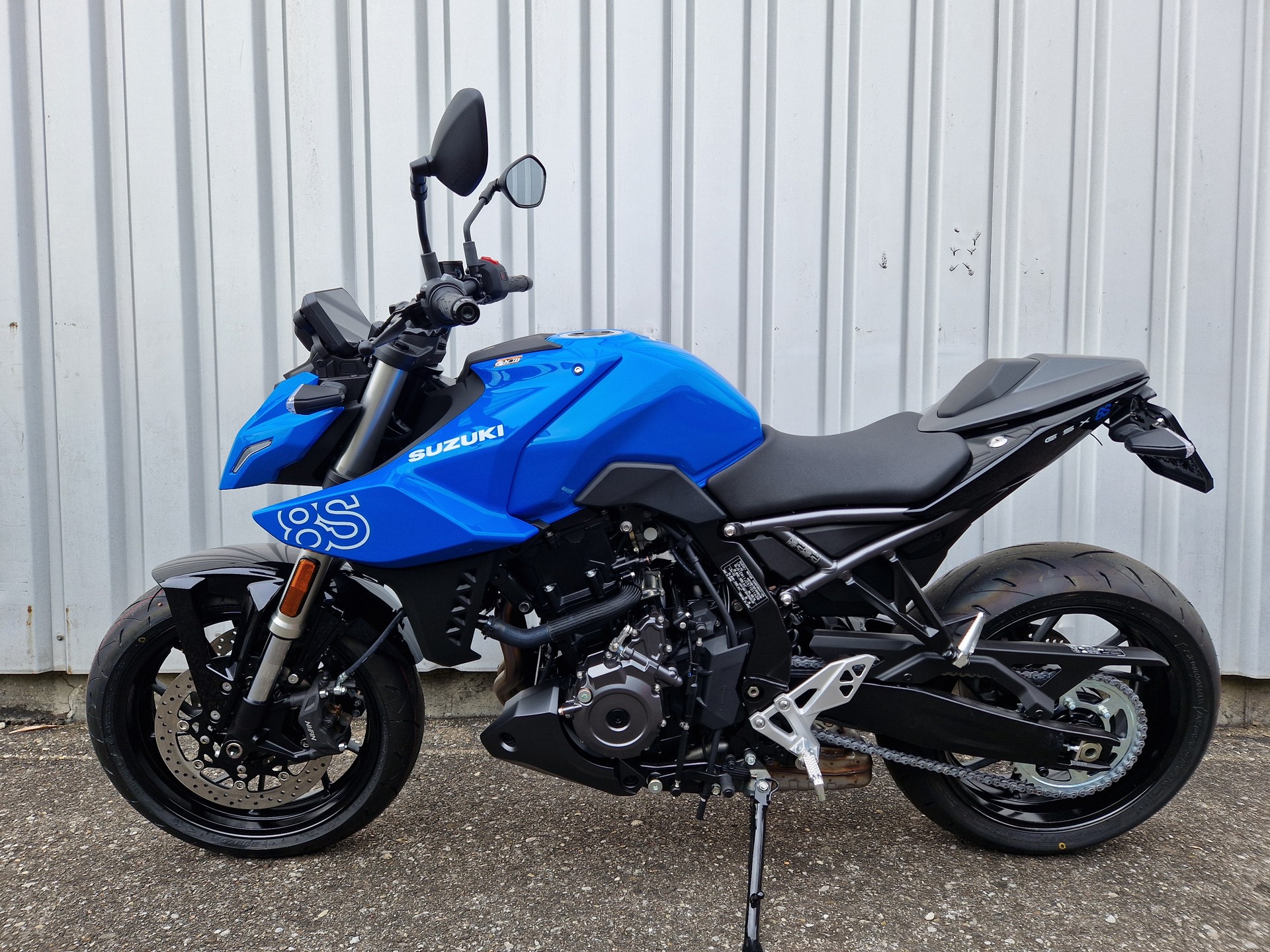 SUZUKI GSX 8 S-image-10