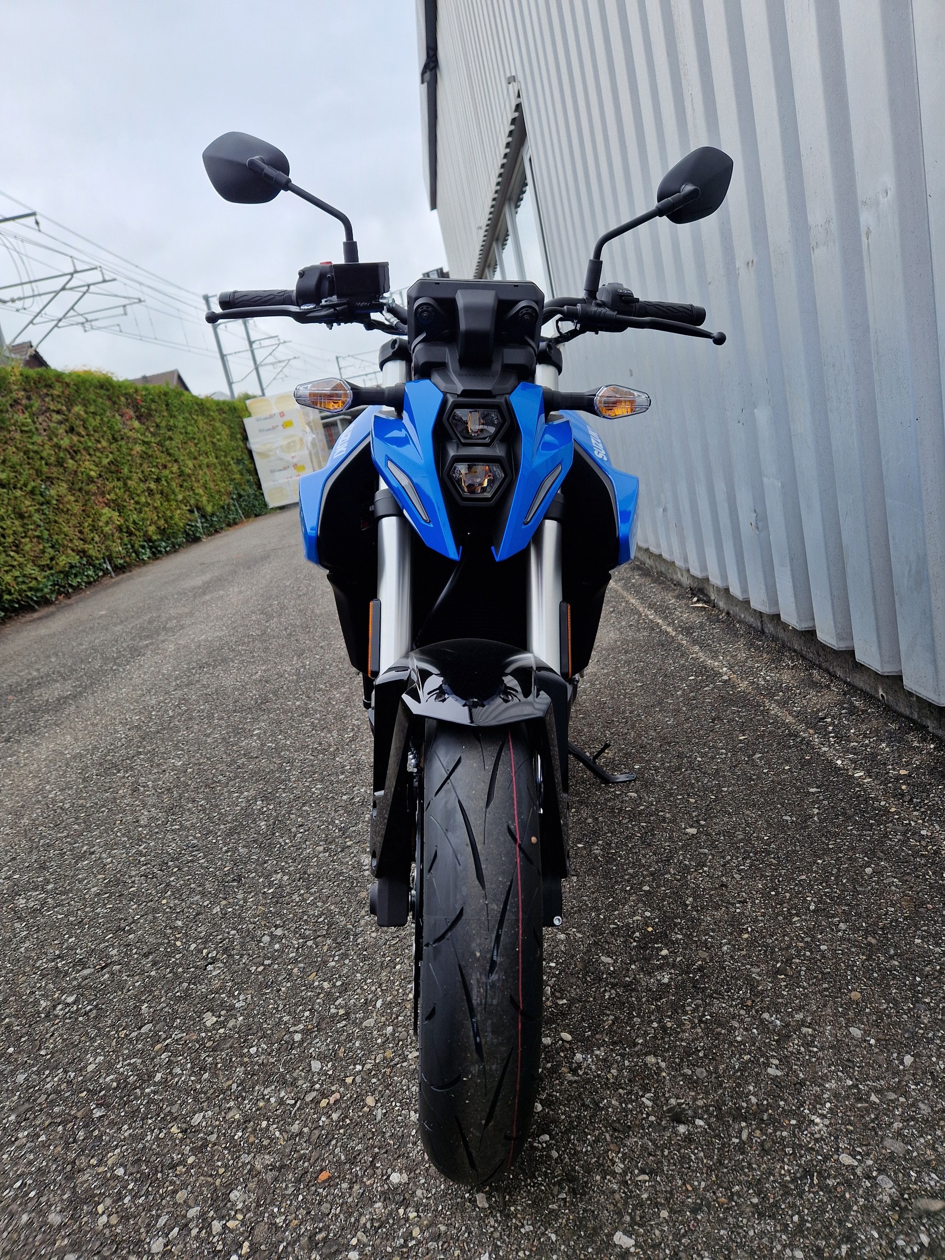 SUZUKI GSX 8 S-image-2