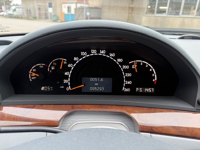 MERCEDES-BENZ S 320-image-12