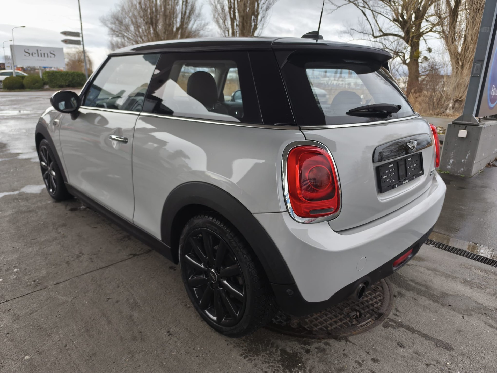 MINI Cooper Steptronic-image-2