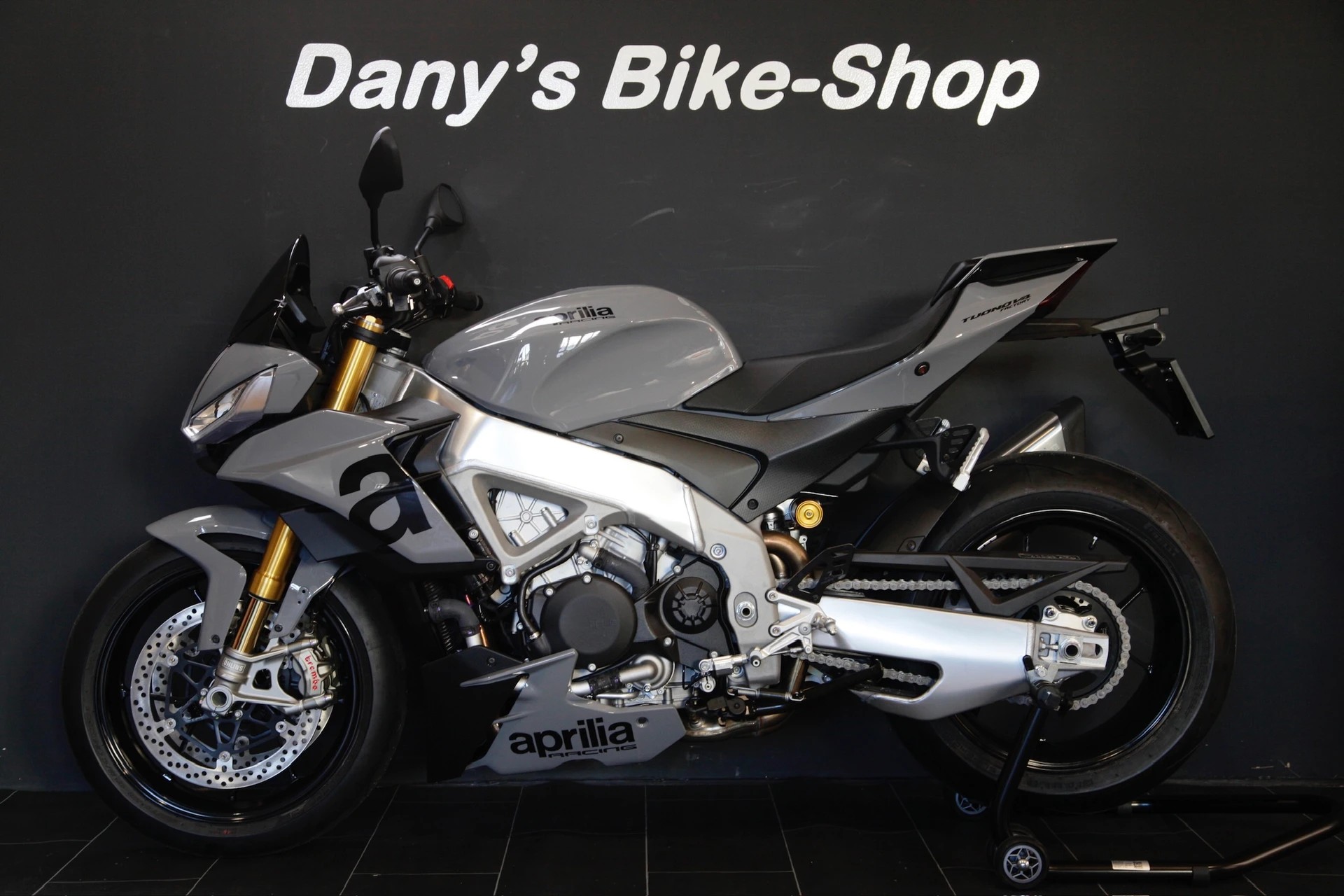 APRILIA Tuono V4 1100 Factory nardo grau